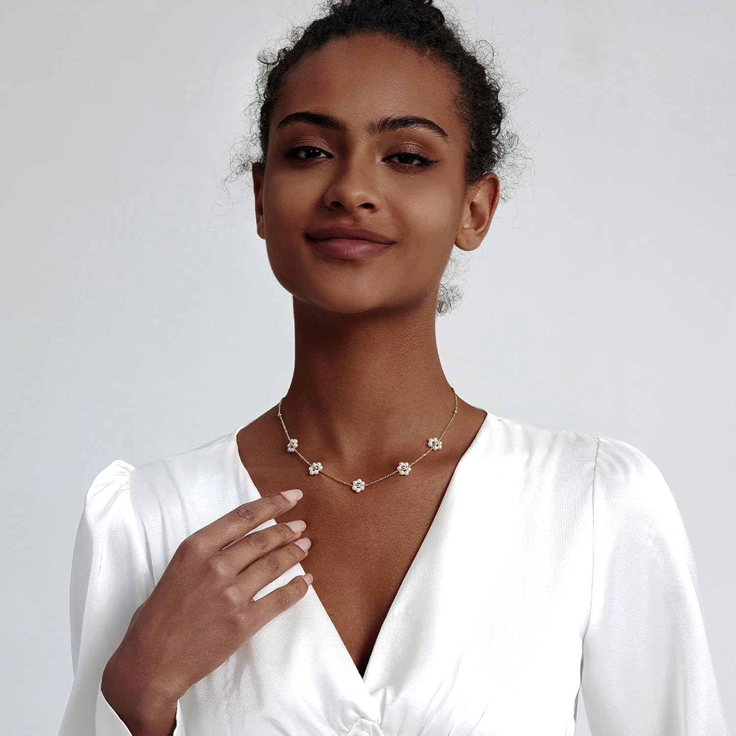 Zeffy Pearl Necklace 4MM/6MM/8MM Dainty Round Imitation Pearl Choker Necklace Wedding Pearl Necklace Delicate Jewelry for Women Simple Bridesmaid Jewelry Gifts