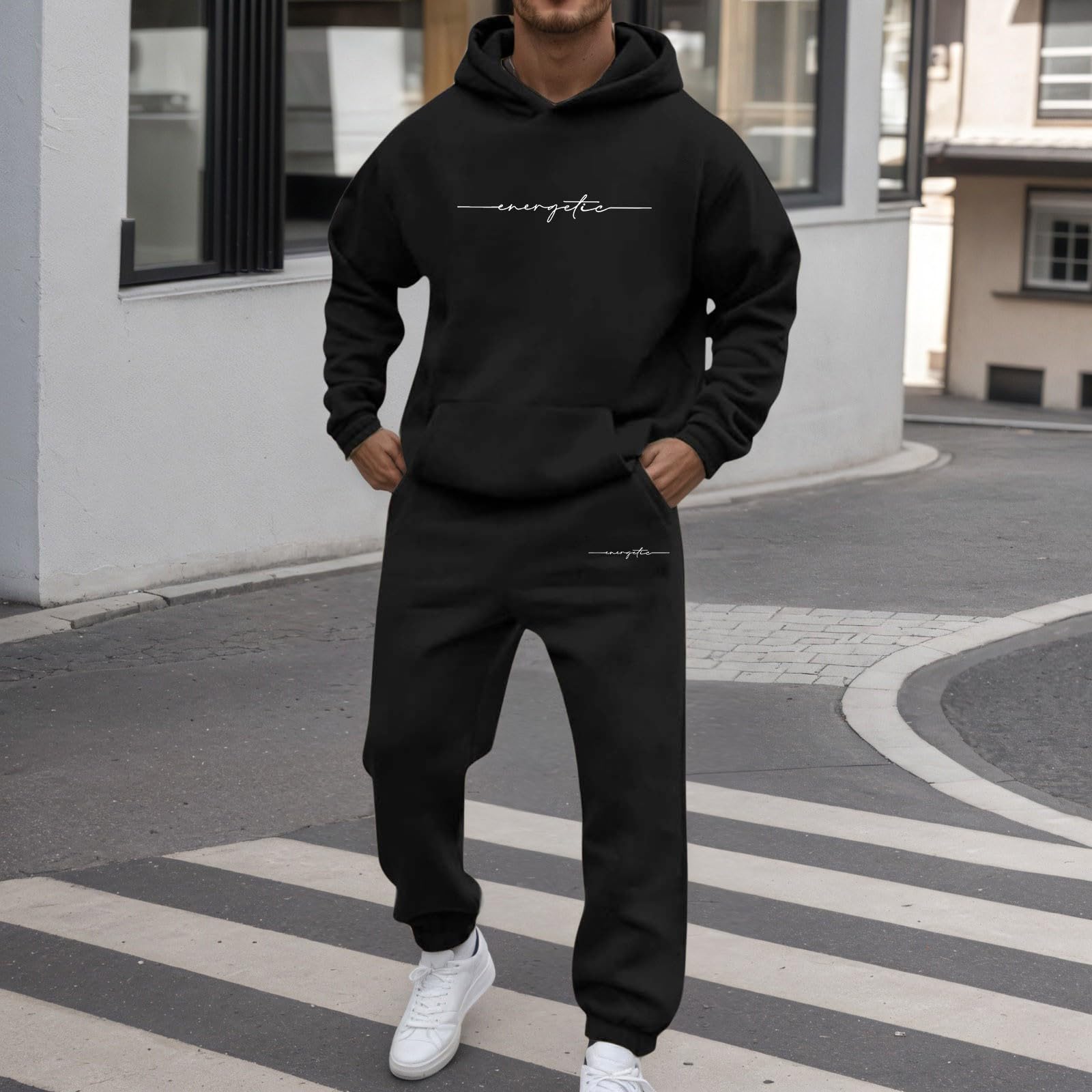 Ensemble de survêtement pour homme 2025 avec imprimé pour un style décontracté au quotidien. Confortable et polyvalent pour l'hiver. Idéal à assortir avec des t-shirts. Hiver