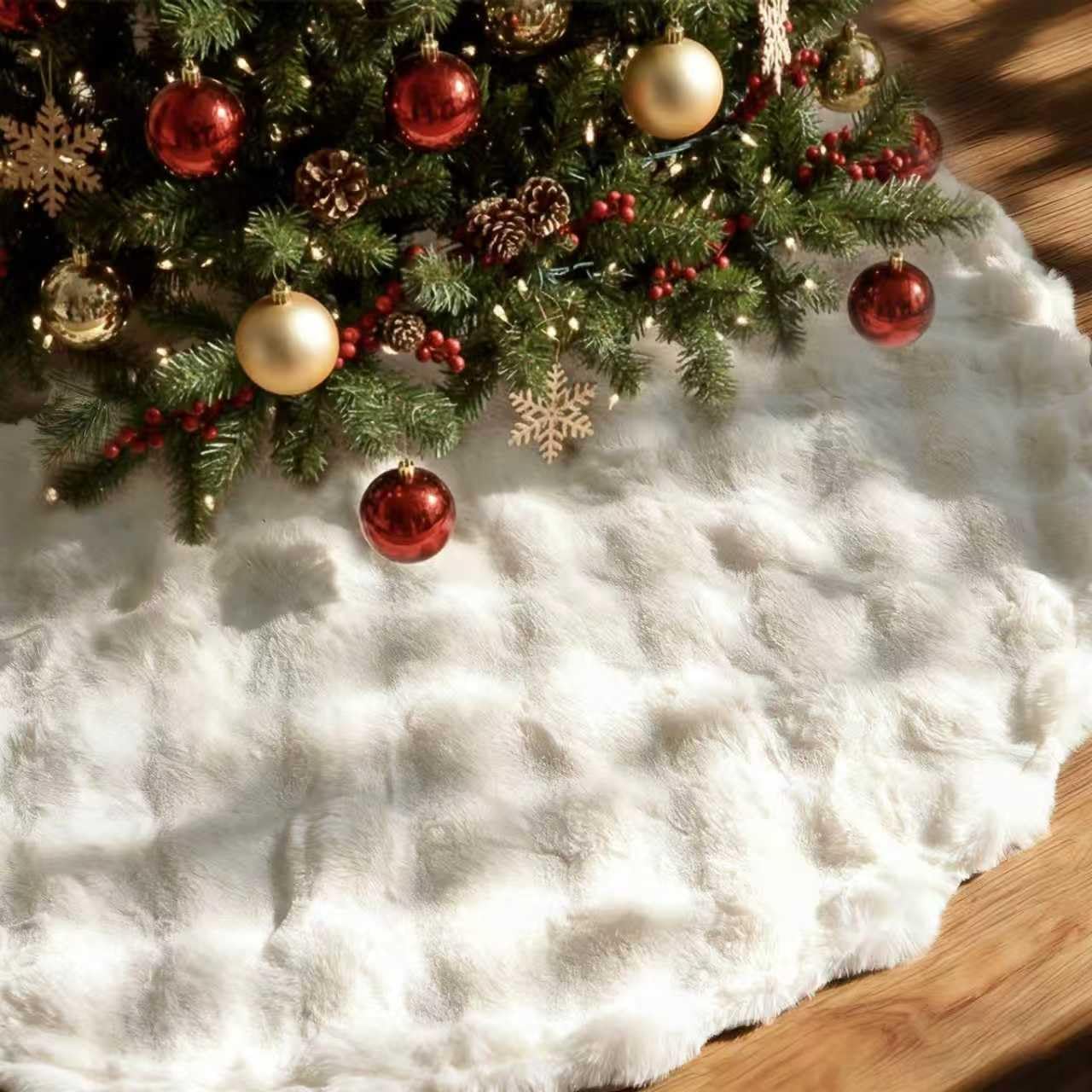 Christmas Tree Skirt 48 Inch, Rustic Faux Fur Tree Skirt with Plush Fur for Christmas Decorations, Soft Plain Farmhouse Xmas Tree Cover Mat Fluffy for Holiday Decoration, Ivory White