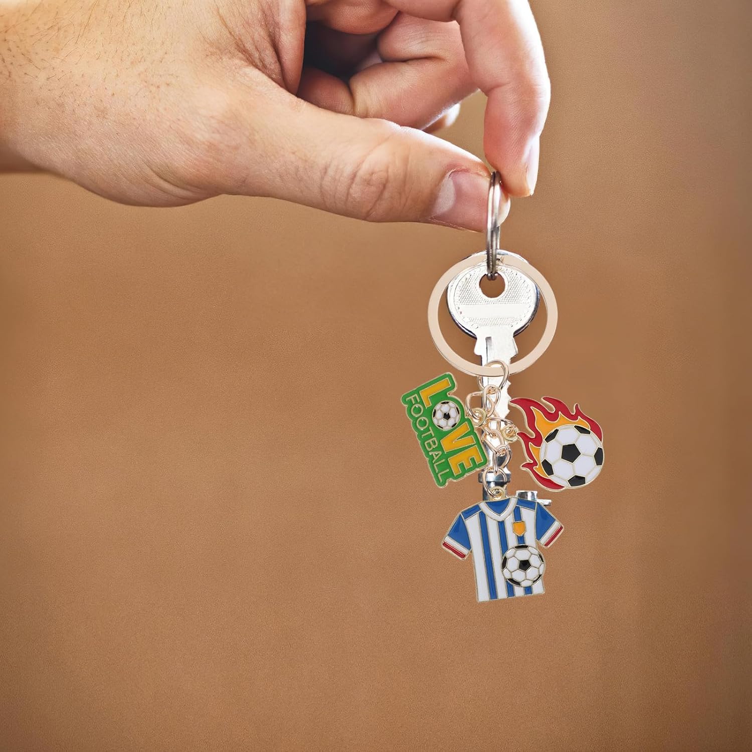 CLISPEED 6pcs Football Keychains, Decorative Soccer Party Favors, Metal Sports Ball Charms for Backpack Accessories, Football Fan, Game Day Birthday Celebration
