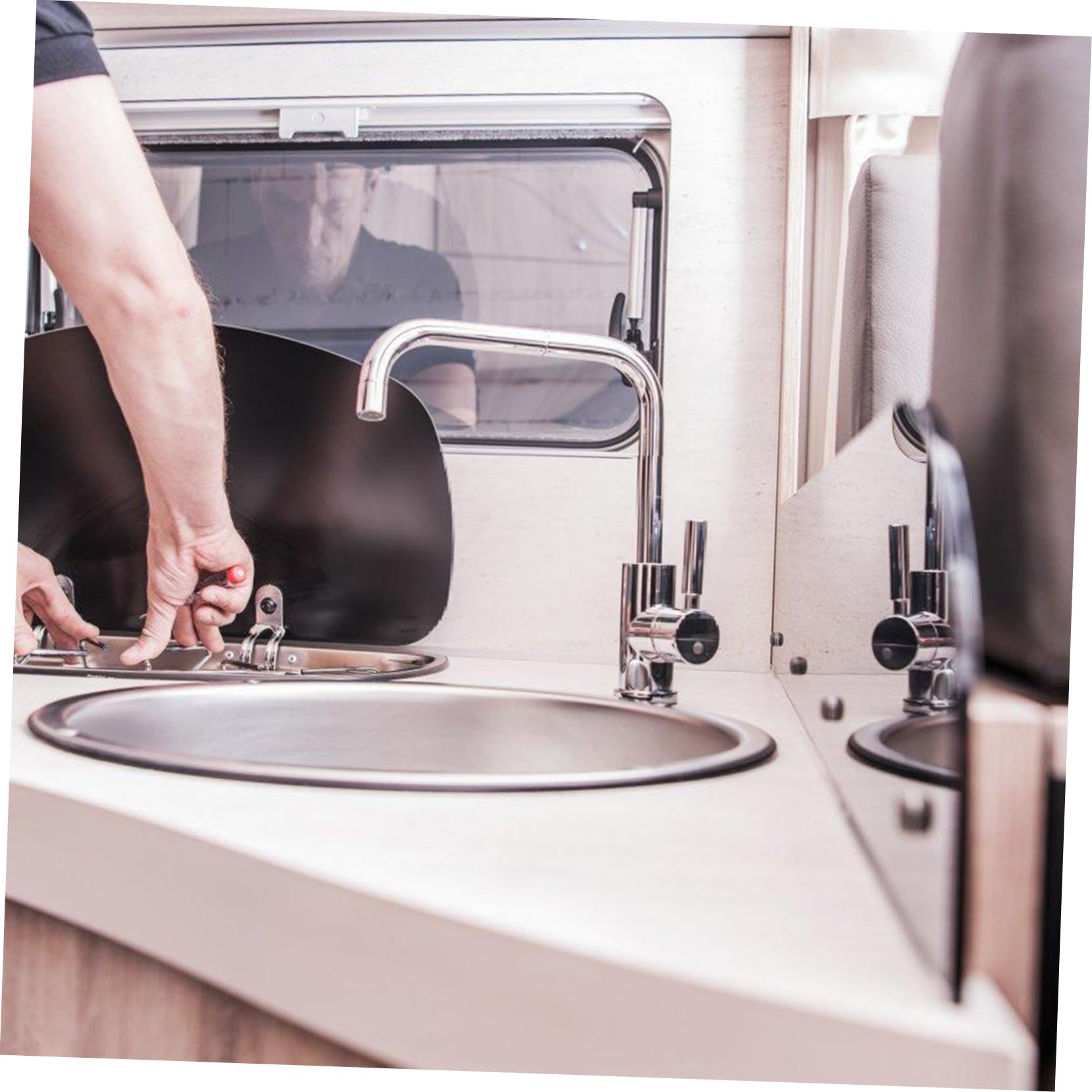 ULTECHNOVO 2 Pièces Boîte de Rangement en Fil Trappe de câble de RV Trappe de Camping-Car Passe-câble électrique Abdos Blanche