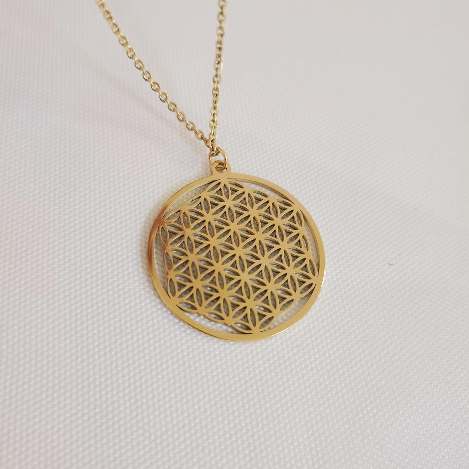 Stainless Steel Circle Engrave Flower Pendant Necklace