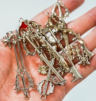 Amazon.co.jp: キーホルダー キングダムハーツ ソラ キー