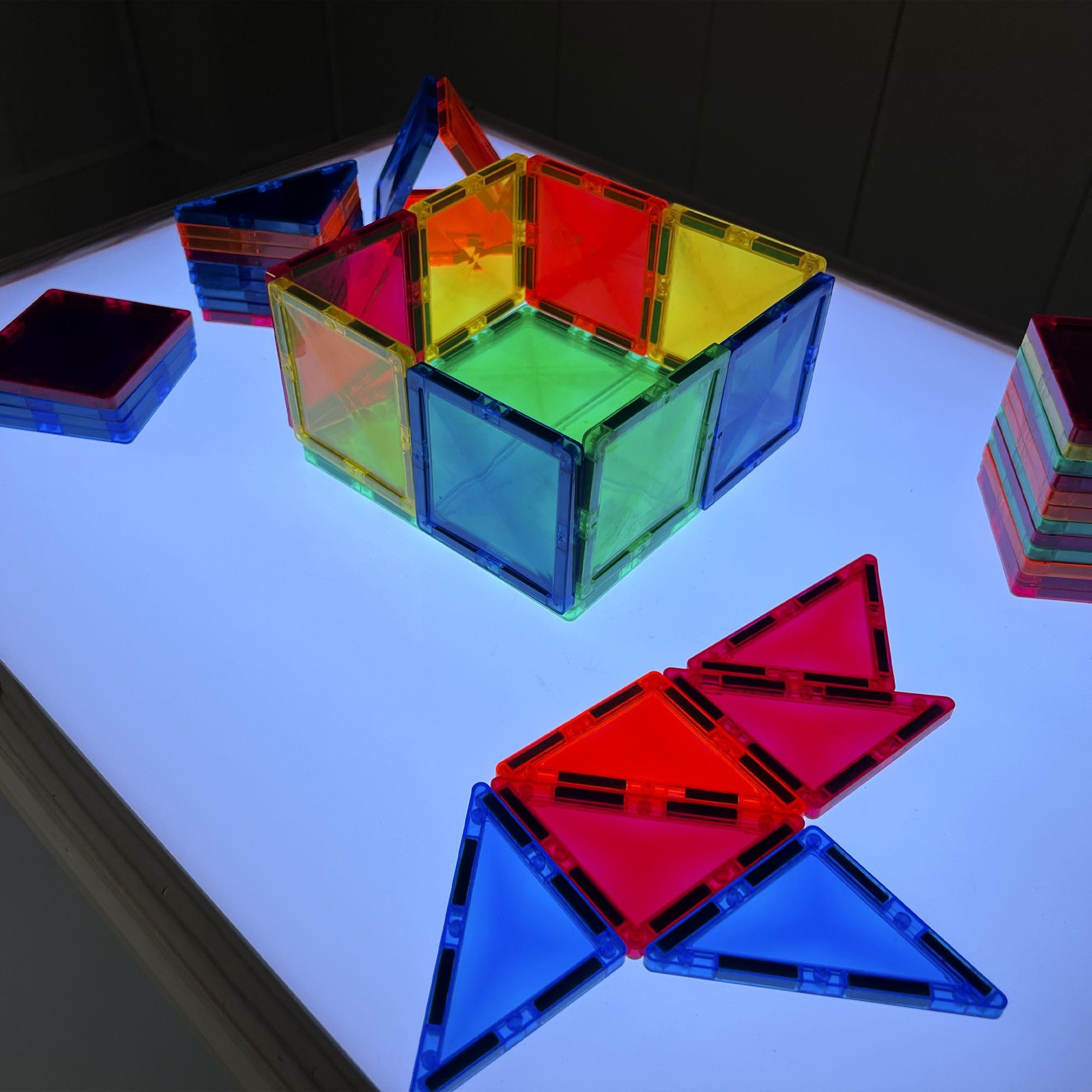 Mesa de luz Montessori con sillas (LED Smart RGB)
