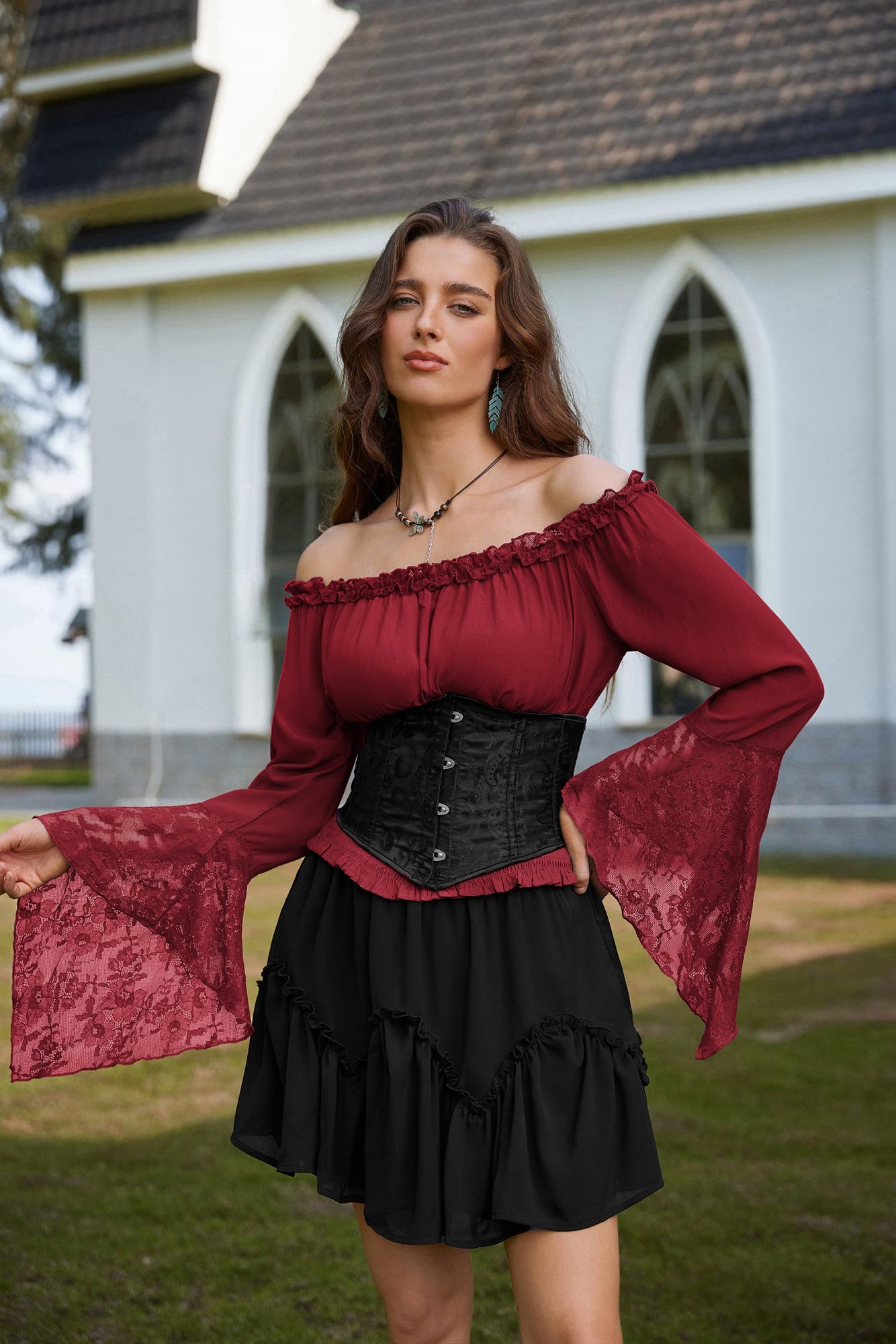 Scarlet Darkness Chemise Renaissance pour Femme avec Manches Cloches et épaules dénudées, Chemisier Paysan, élégant