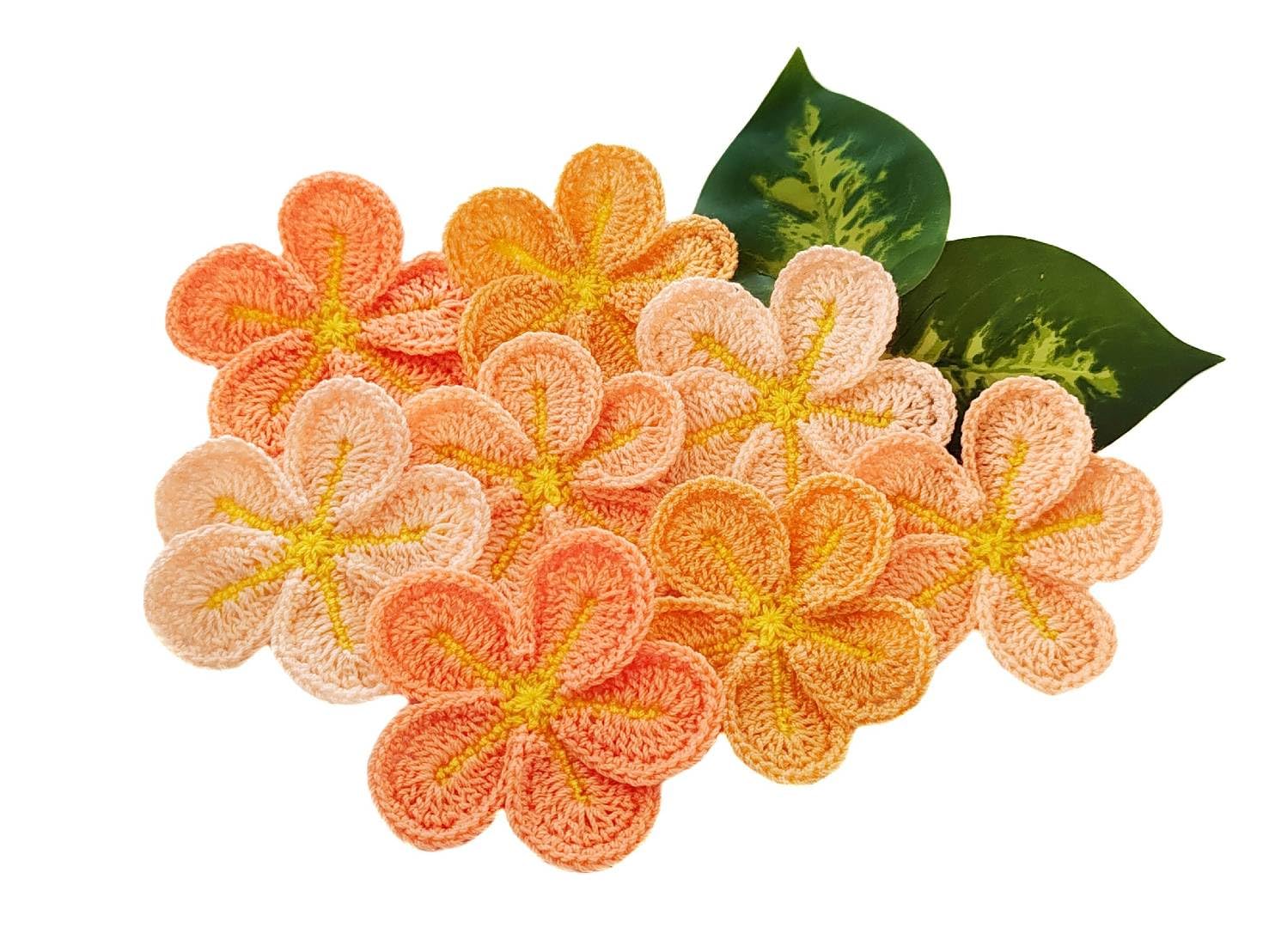 Amazon | HukDok ハンドメイド 美しいかぎ針編み 花 プルメリア 花びら