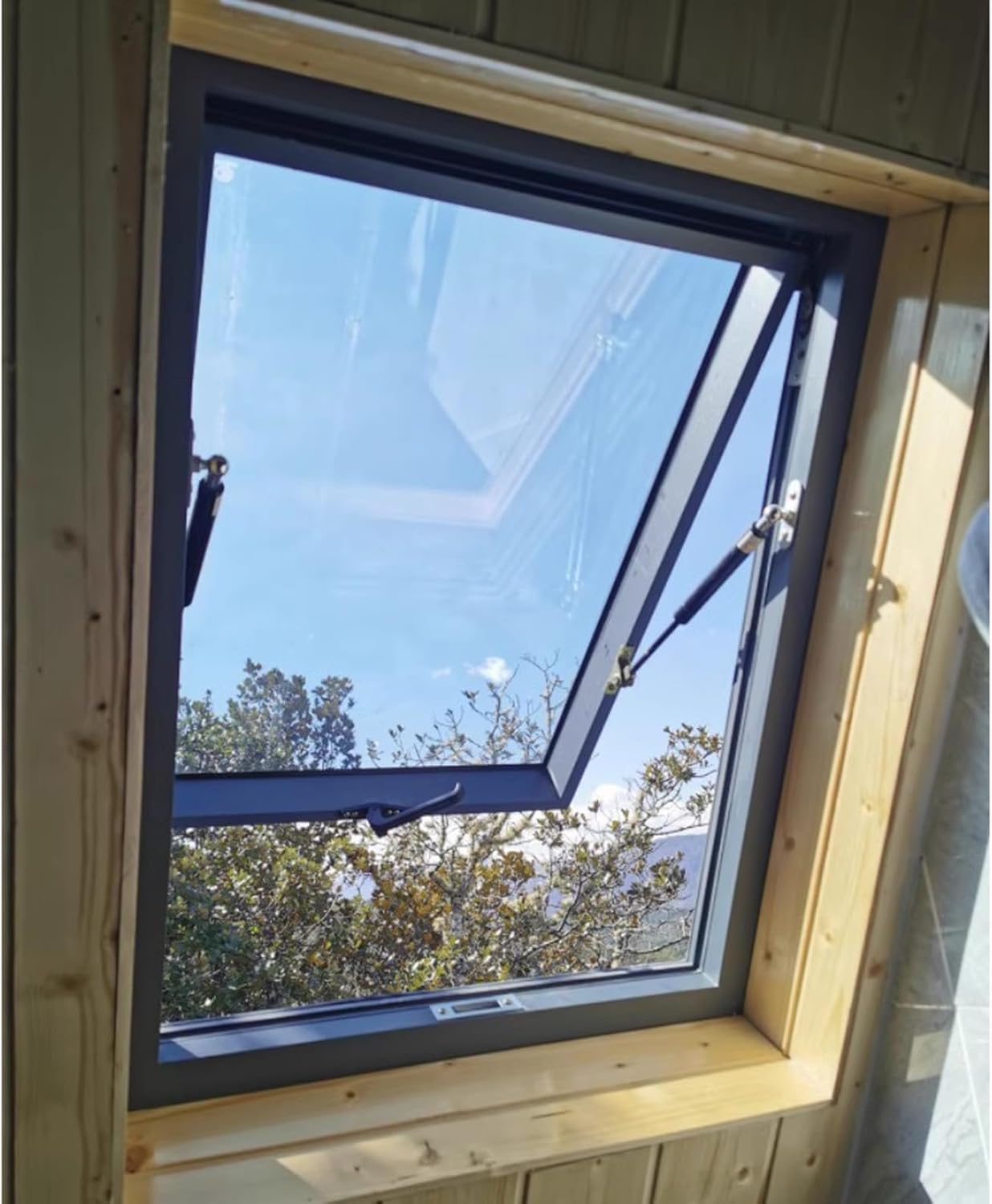 Roof Skylights with Black Aluminum Alloy Frame, Customizable Roof Viewing Window with Double-Layer Tempered Glass, Universal Skylight Window for Hotel Sun Room Warehouse(32x36in(81.2x91.5cm))