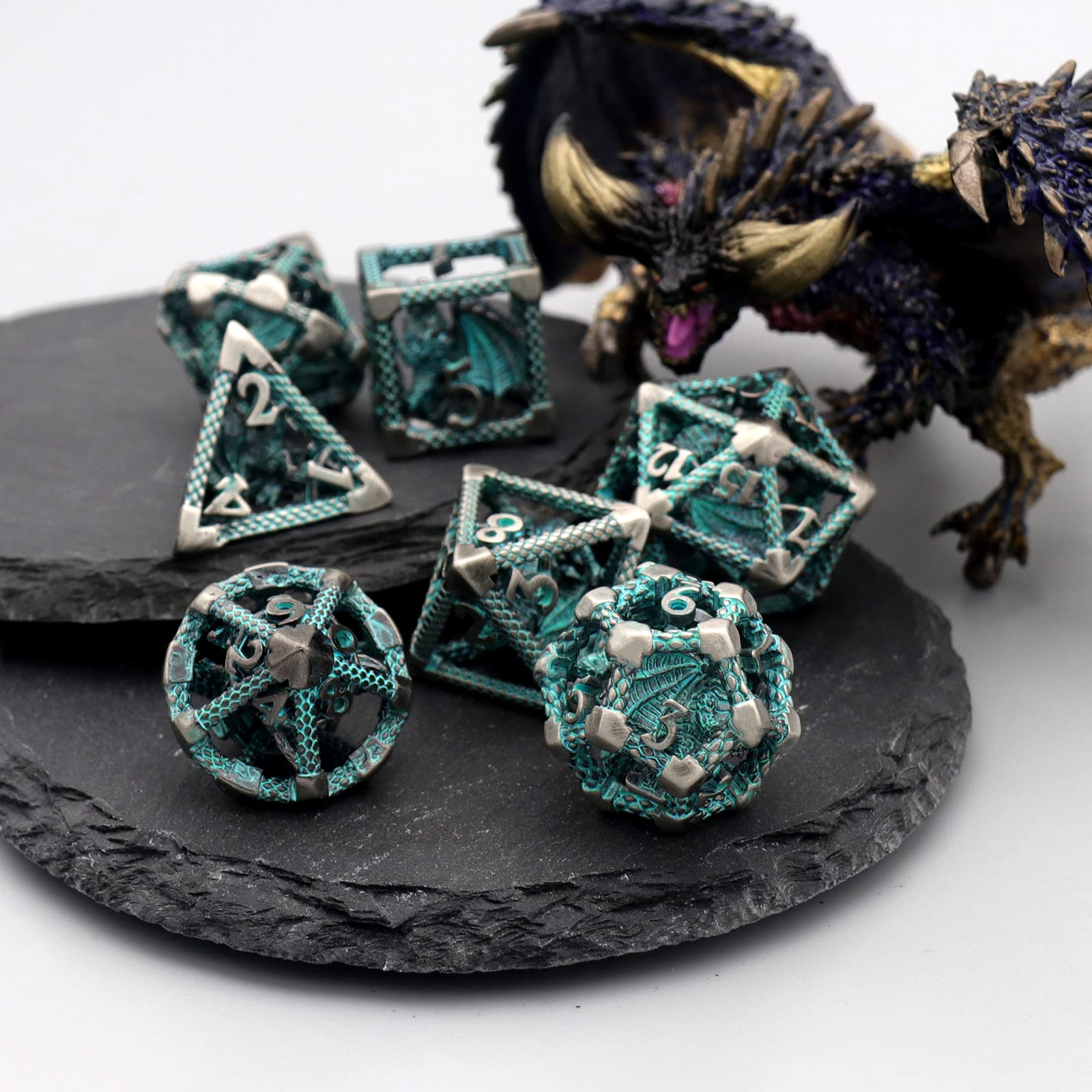 DND Würfel, Metall Spielwürfel Dungeons and Dragons Würfel Set HNCCESG Hohle 3D Drachen D&D Würfel Polyedrische Würfelset für Pathfinder MTG RPG DND Dice Set W20 W12 W10 W8 W6 W4 (3D-Blau)