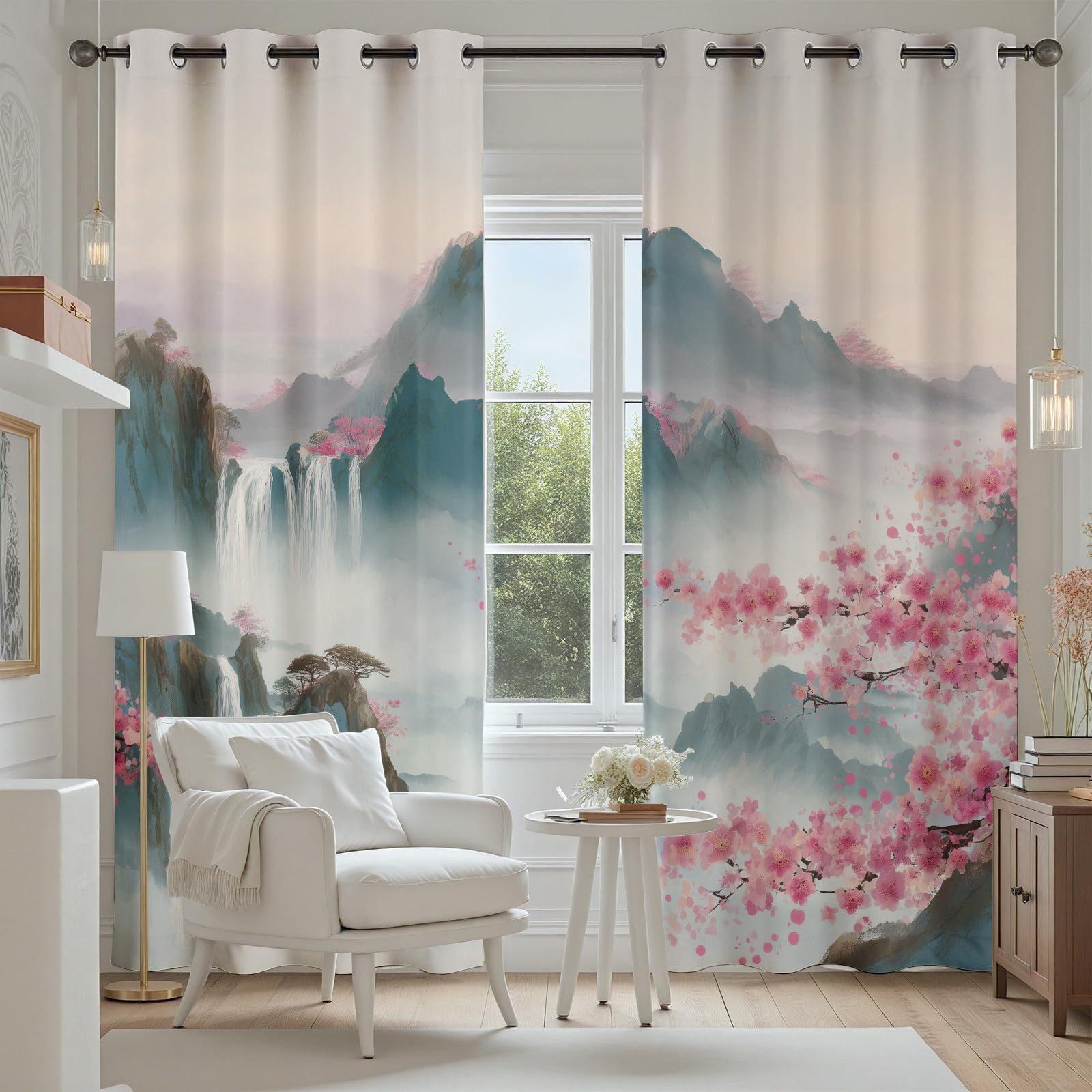 Rideau montagne brumeuse pour instaurer une ambiance zen dans votre chambre