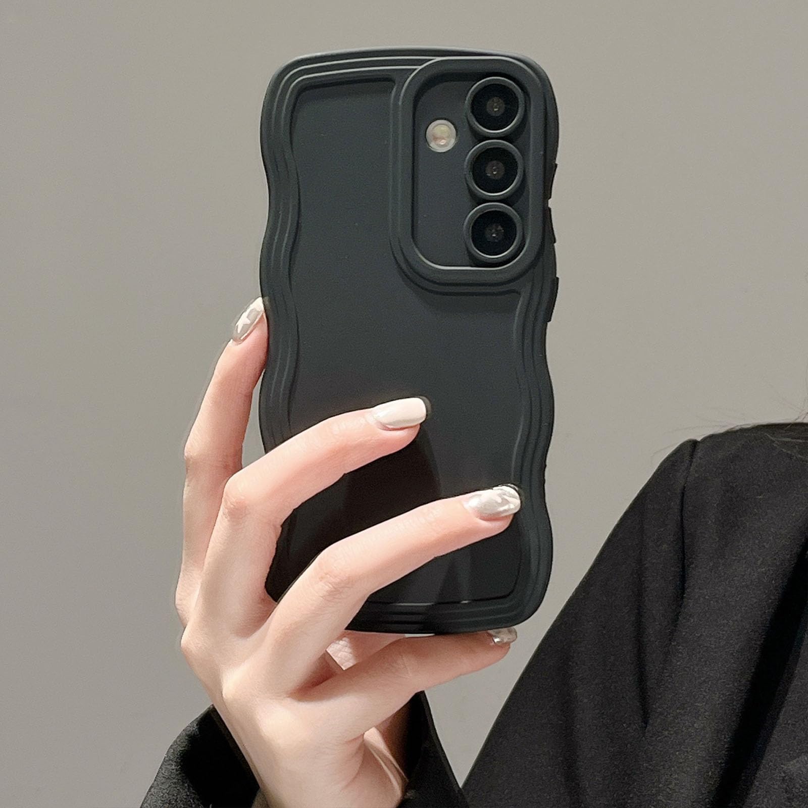 UEEBAI 対応 Samsung Galaxy A55 5G 用の ケース ソフト シリコン カバー 可愛い おしゃれ スマホケース ウェーブ デザイン ワイヤレス充電対応 軽量 薄型 耐衝撃 波型 バンパー スマホケース – ブラック