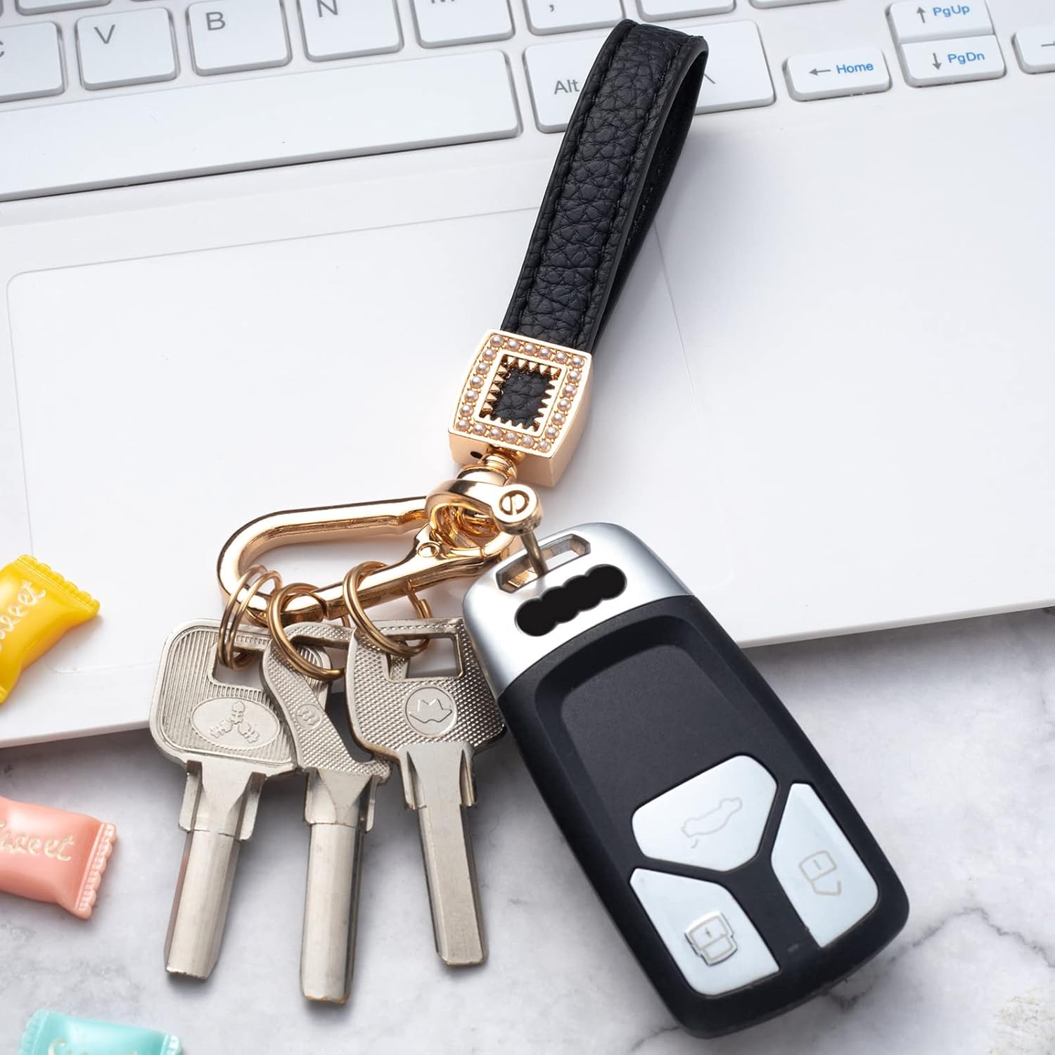 Gematay Microfiber Leather Car Keychain, Universal Car Key Fob Keychain ...