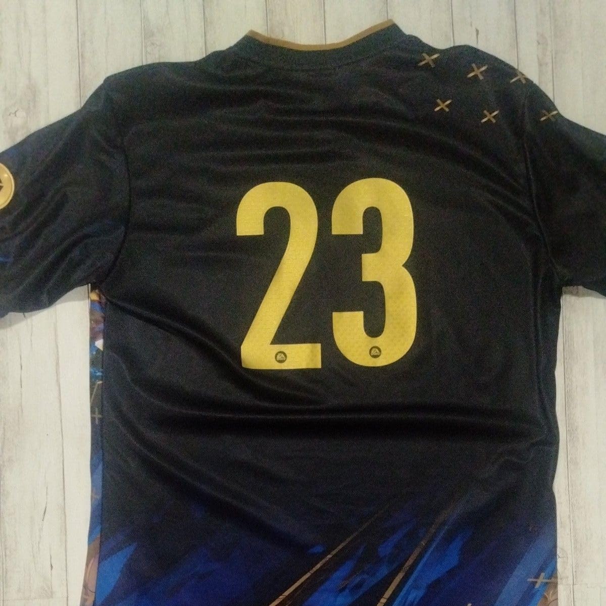 Amazon.co.jp: 世界に15着 FCモバイル TO 23抽選ユニフォーム : おもちゃ