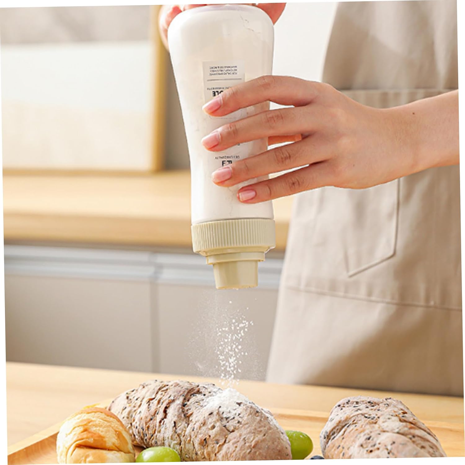 2Pcs Seasoning Containers, 350ml Powdered Sugar Shaker with Lid, Plastic Squeeze Bottle for Sifter Cocoa, Cinnamon Powder, Sugar, Chocolate Coffee Powder Shaker