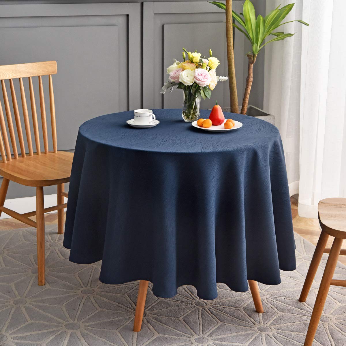 Photo 1 of maxmill Round Jacquard Tablecloths Swirl Pattern Spillproof Wrinkle Free Heavy Weight Soft Table Cloth for Circular Table Cover of Buffet Banquet Parties Holiday Dinner Round 90 Inch Navy Blue