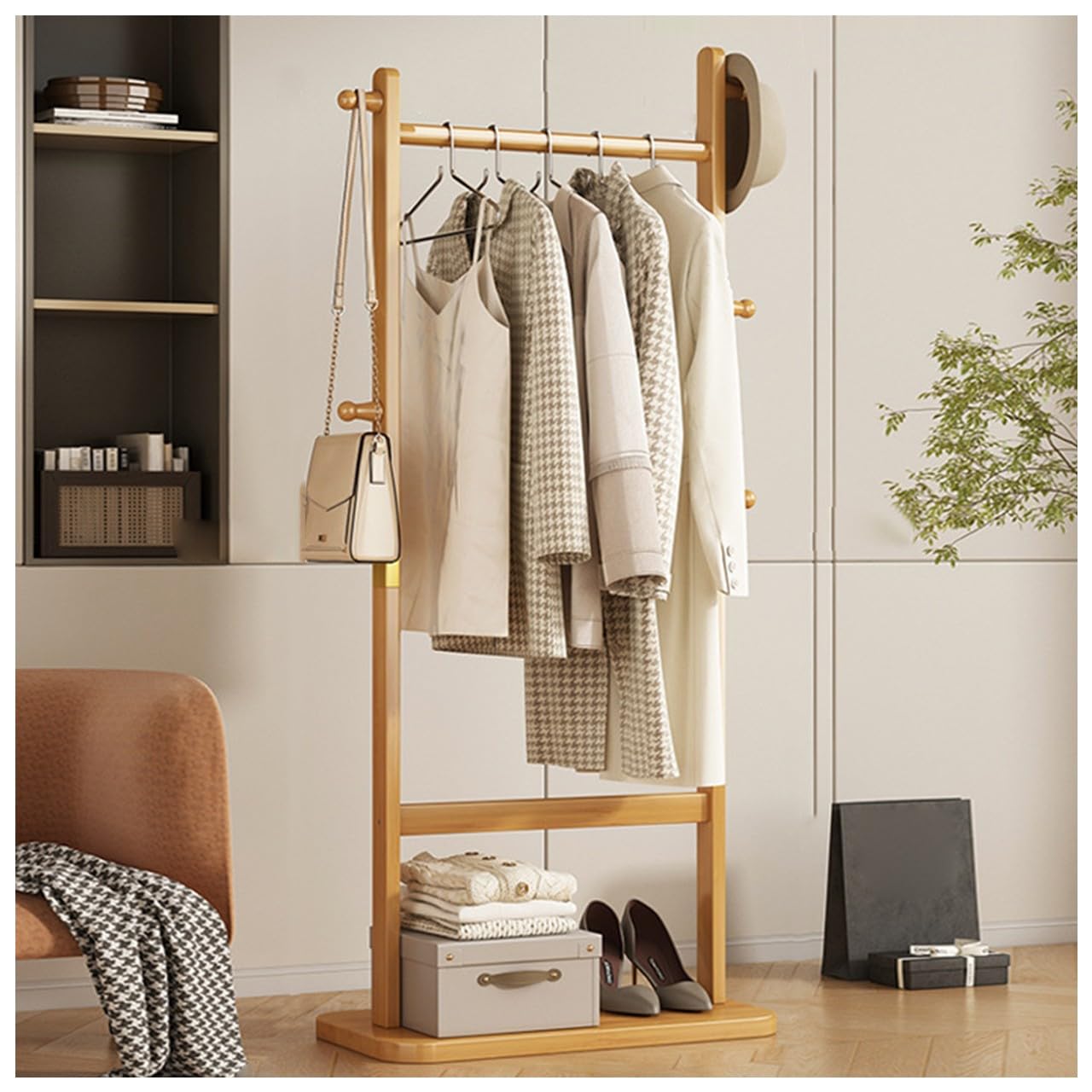 Portant à vêtements en bambou pour organiser votre garde-robe de chambre