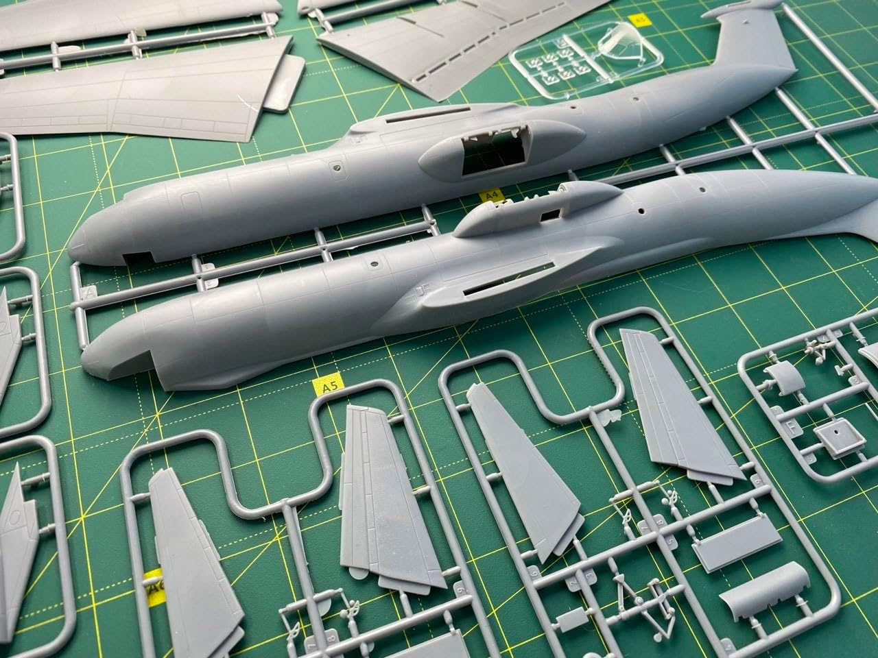 Roden 325 – Model Kit Lockheed C-141B Starlifter