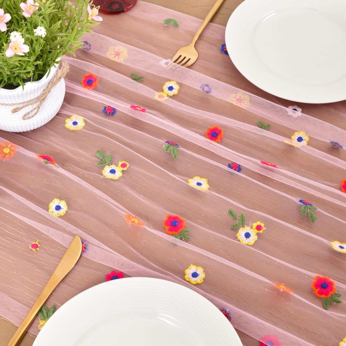 Embroidery Daisy Table Runner 10FT Florals Spring Summer Seasonal Tulle Kitchen Dining Table Decoration for Home Party Wedding Shower Pink 3pcs