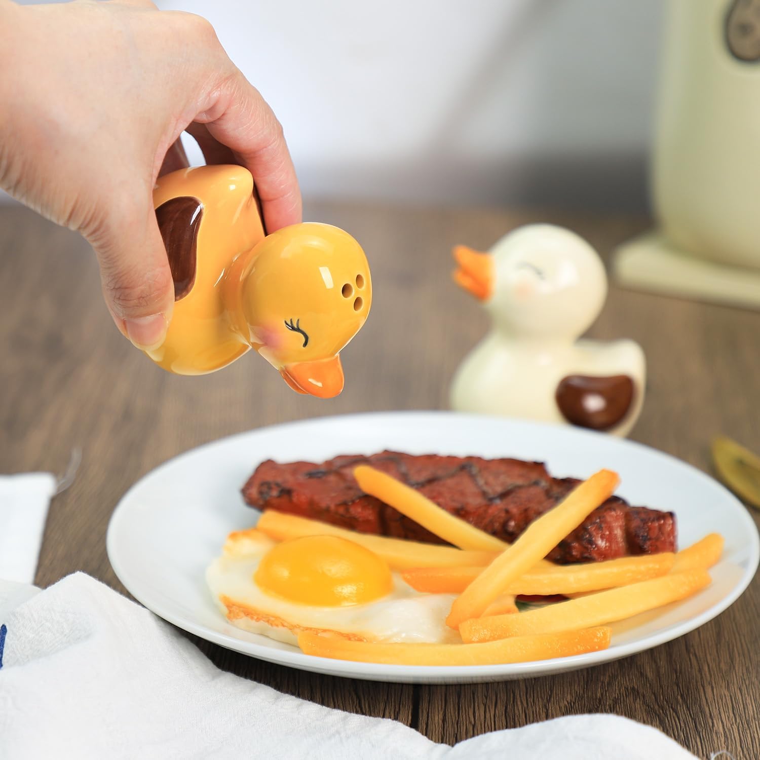 Ceramic Duck Shape Salt & Pepper Shakers Set, Hand-Painted Cute Duck Salt and Pepper Shakers, 2 PCS Set