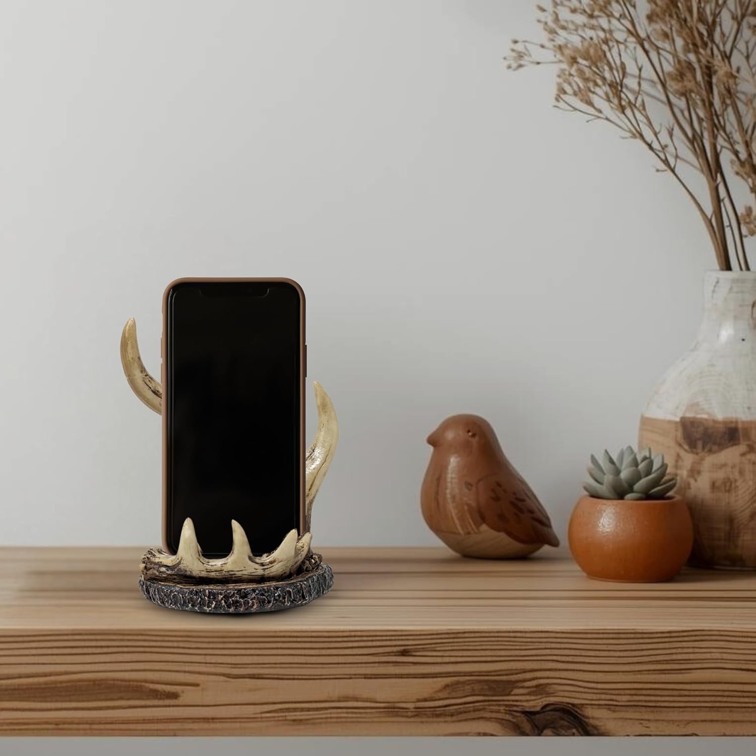 Faux Antler Cell Phone Stand – Deer Antler Resin Holder for Smartphones – Rustic Phone Stand for Bedside, Office, or Kitchen Counter–Lodge, Cabin, Rustic Décor, Unique Gift for Hunters & Nature Lovers
