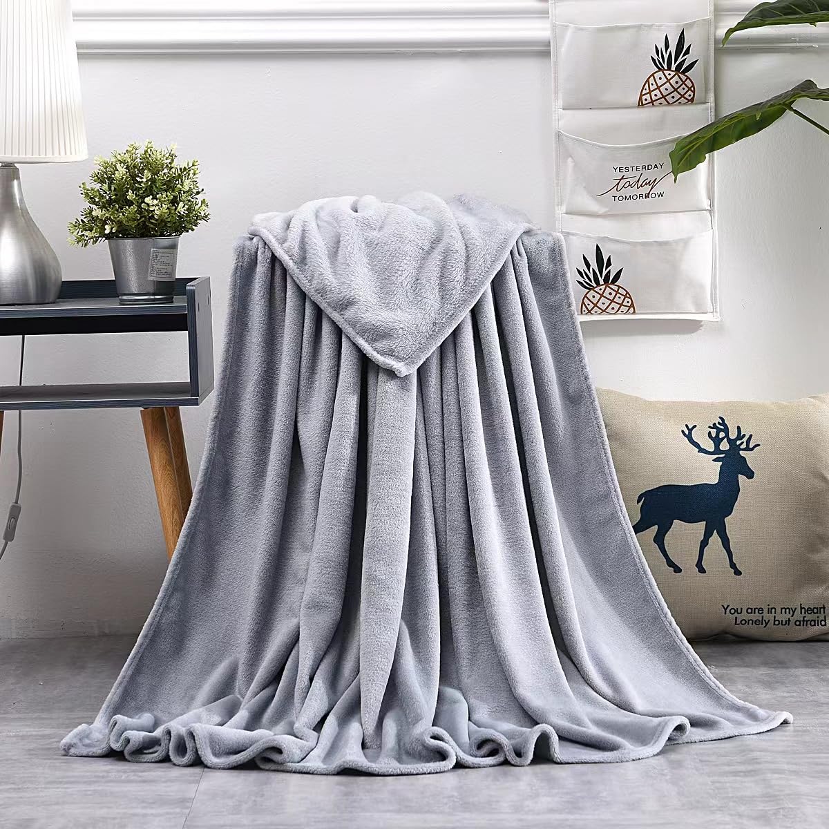 srnFleece Blanket Sofa Throw Warm Blankets Versatile Blanket Fluffy Soft Throw for Bed and Couch Throw/Single Grey, 140x100cm