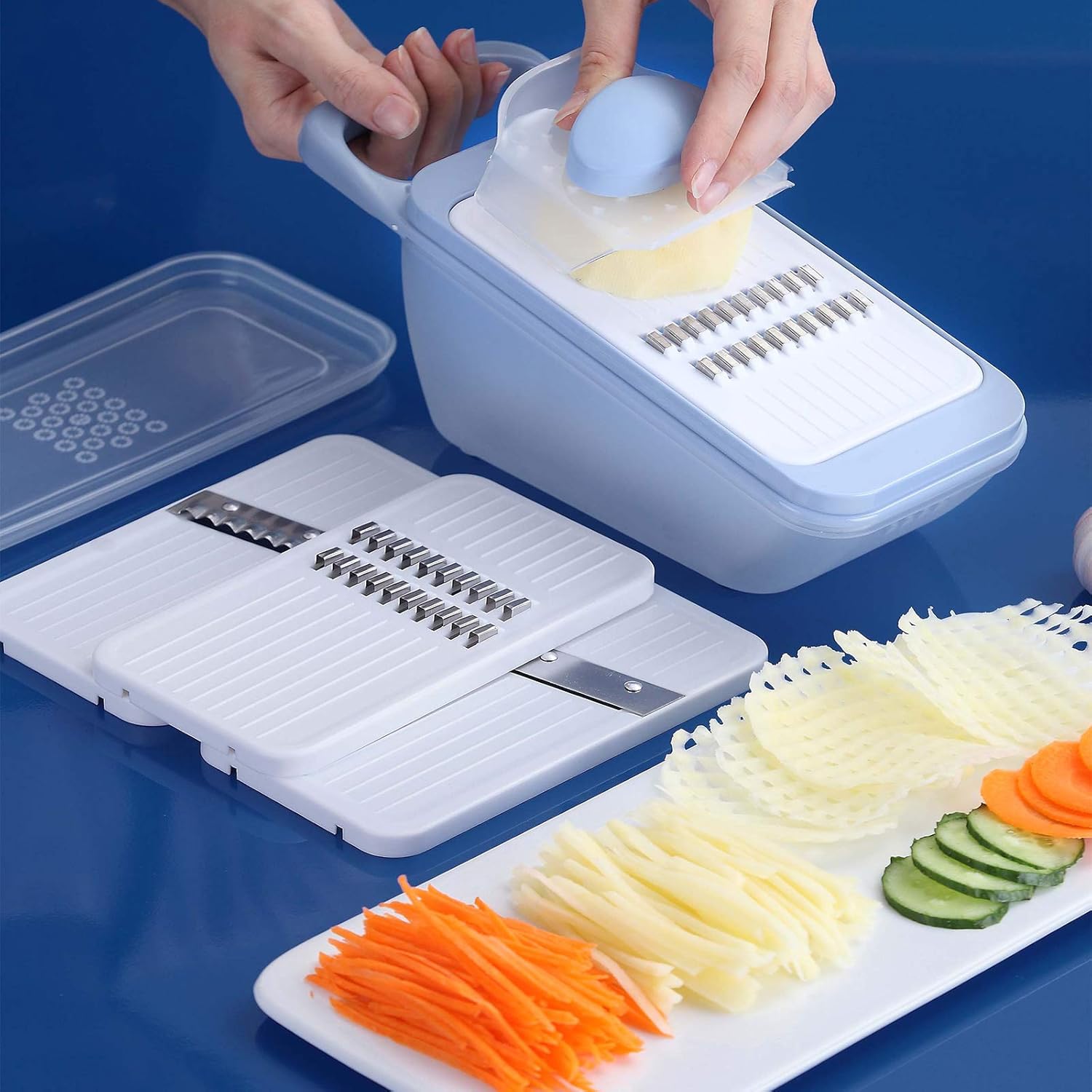 Salad Food Chopper Potato Cucumber Ginger Slicer Vegetable Slicer Multifunctional Onion Grinder Chopper Kitchen Mandolin Slicer with Container Manual Vegetable Slicer Blue 25 x 9 x 7.5 cm (10 x 3.5 x