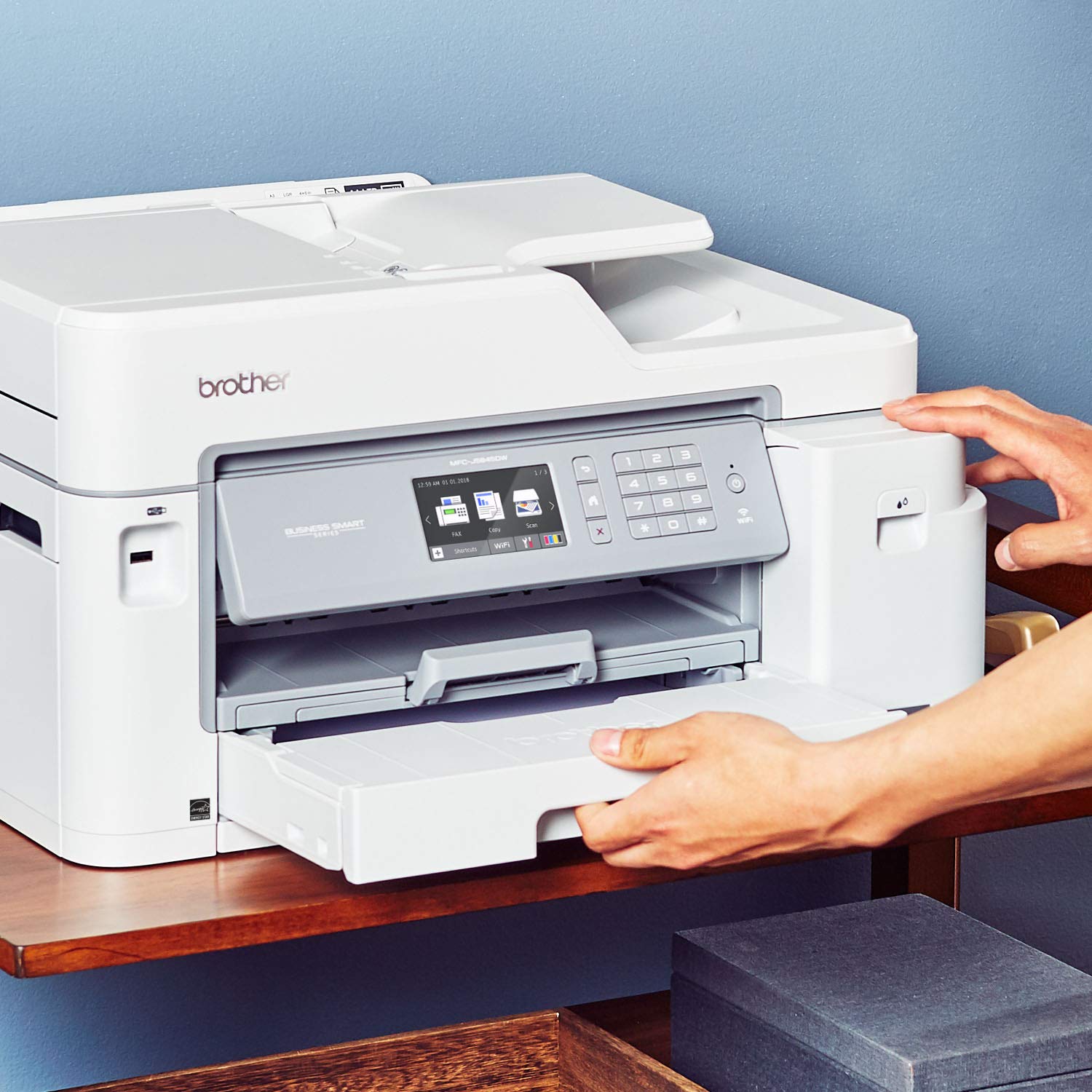 Compre Impresora Brother Inkjet, MFC-J5845DW, Impresora todo en uno de  inyección de tinta en color INKvestment con impresión inalámbrica dúplex y  caja de entrada de hasta 1 año de tinta, lista para