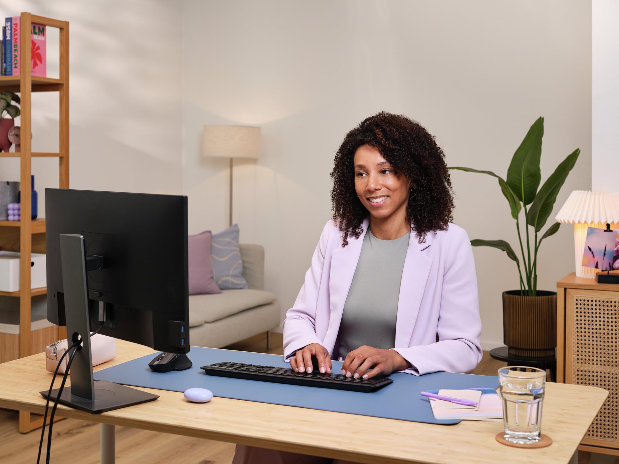 Trust Vaiya Clavier sans Fil Bluetooth + 2.4Gz AZERTY Français, Noir | Clavier Bluetooth Multi-appareils Rechargeable avec Pavé Numerique, 55% Plastique Recyclé, Windows iOS iPadOS Android