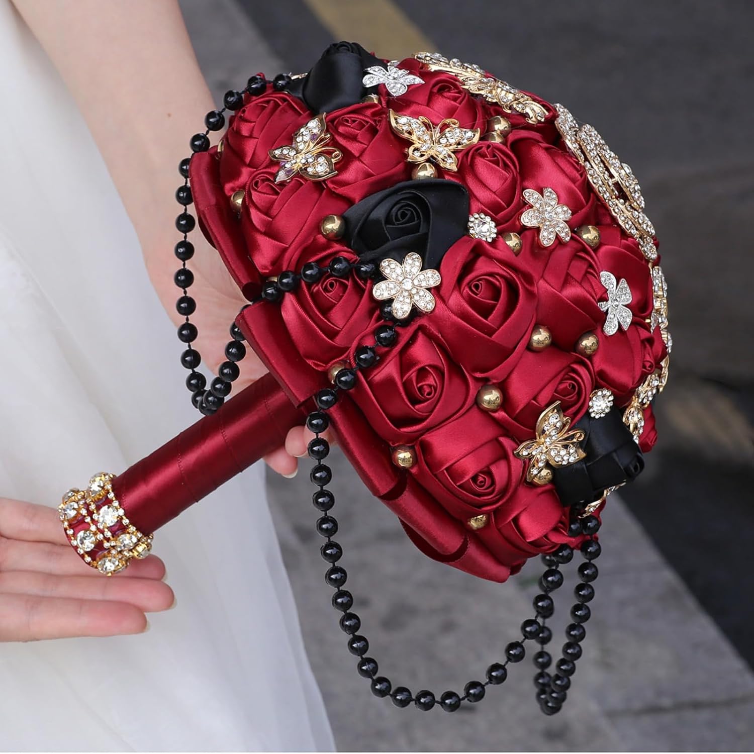 Wedding Bouquets Pearl Tassel Satin Rose Bride Bridal Bouquet Romantic Bridesmaid Holding Flower for Bride Vintage Royal Wedding Bouquet Decor (Dark Red + Black,(Dia. 7.08"/18cm))