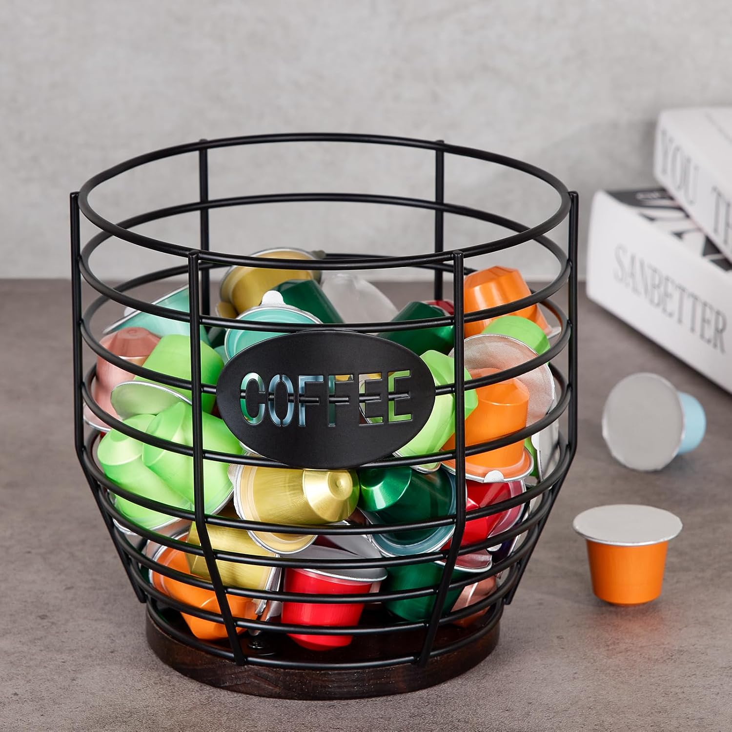 Yangbaga 1pcs Coffee Pod Holder - Large Capacity Black Wire K-Cup Holder With Wooden Base, Modern Basket Bar Decor for Station,Coffee Pods & Capsules, Fruit Snack Storage