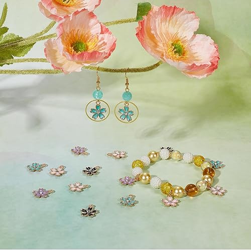 Miniatura 4 de SUNNYCLUE 1 caja de 100 dijes de flores esmaltadas a granel Sakura encanto de flores japonesas con diamantes de imitación florales de cerezo para