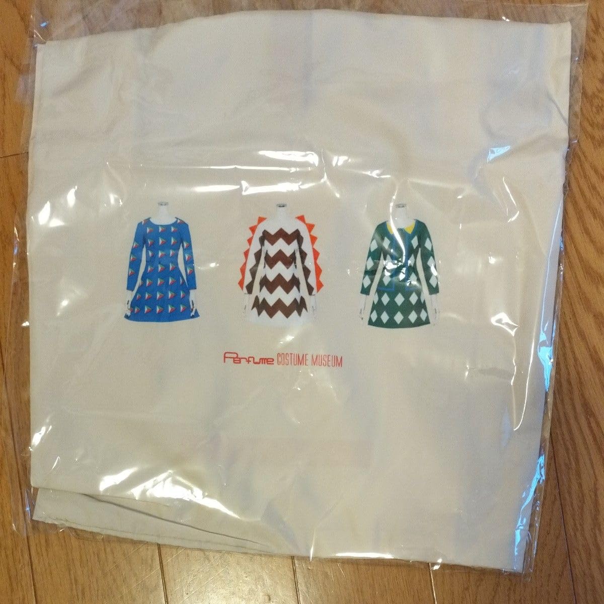 Amazon.co.jp: Perfume 衣装展 エコバッグ ホビー グッズ : おもちゃ