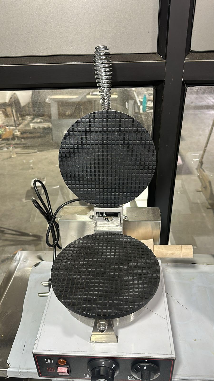 Alimentos Stainless Steel Commercial Waffle Baker (Cone Baker) for Hotel,Cafe,Bakery etc-image-12