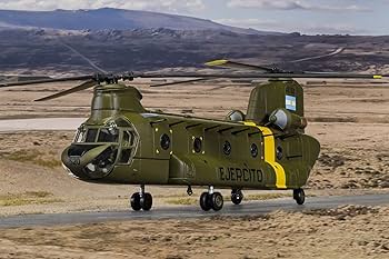 Amazon.com: Corgi Diecast Boeing CH-47C Chinook AE-520 Falklands