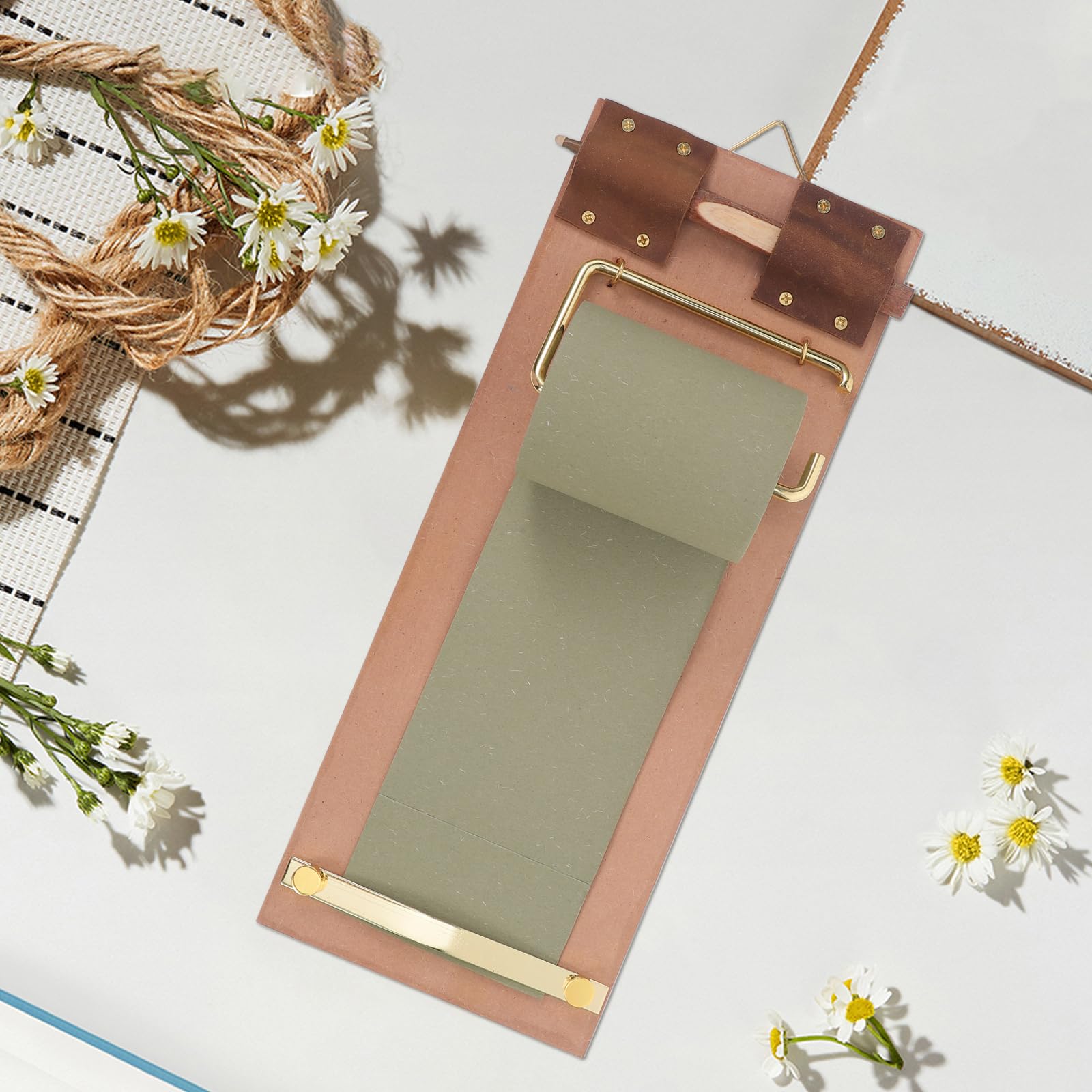 Tablero de Notas Colgante con Portapapeles y Bolígrafo de Madera Vintage Rollo de Papel Recargable Diseño Fácil de Colgar y Rústica para Cocina y Oficina