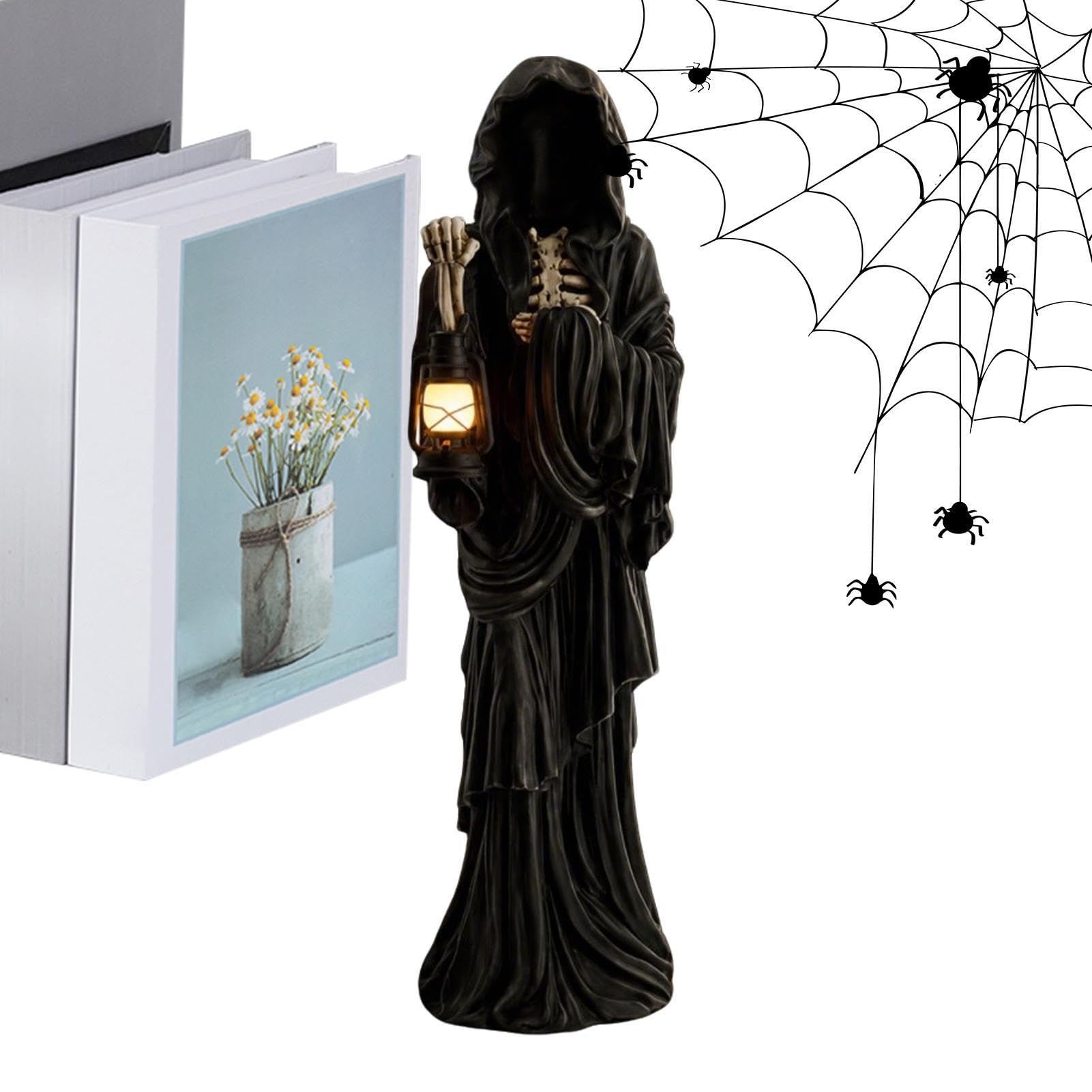 Lanterne fantôme effrayante sur statue gothique en résine