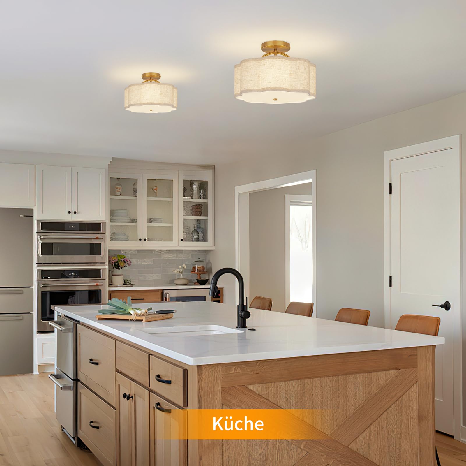 CALOKES Deckenleuchte, 3-flammig, Ø 30 cm – Elegante Blütenform mit beigem Leinenschirm & goldenem Arm. Ideal für Schlafzimmer, Küche, Wohnzimmer, Flur oder Eingangsbereich