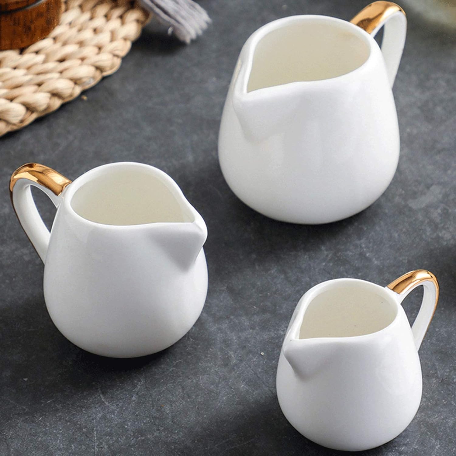 Gravy Boat White Gravy Boat with Gold-painted Edges, Ceramic Craftsmanship, Creamer Pot with V-shaped Mouth, Coffee Creamer Pitcher Gravy Sauce Boat (Size : Medium)