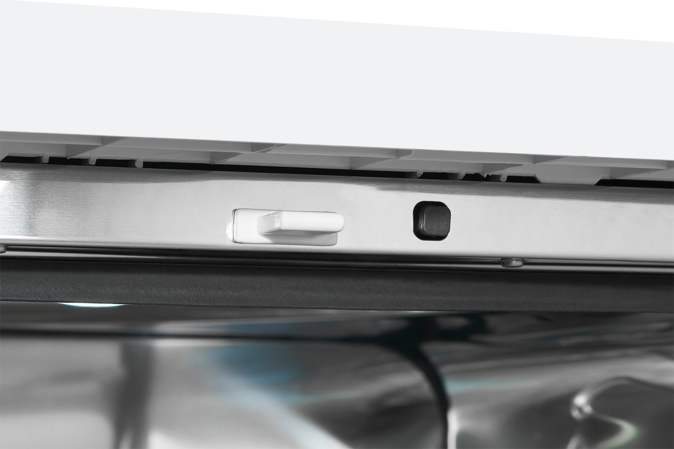 Exquisit GSP6312-030D Geschirrspüler - 12 Maßgedecke Spülmaschine Weiß | Standgerät & Unterbaugerät mit Auto Door Open, 6 Programmen, LED-Anzeige, Startzeitvorwahl und Halber Beladung