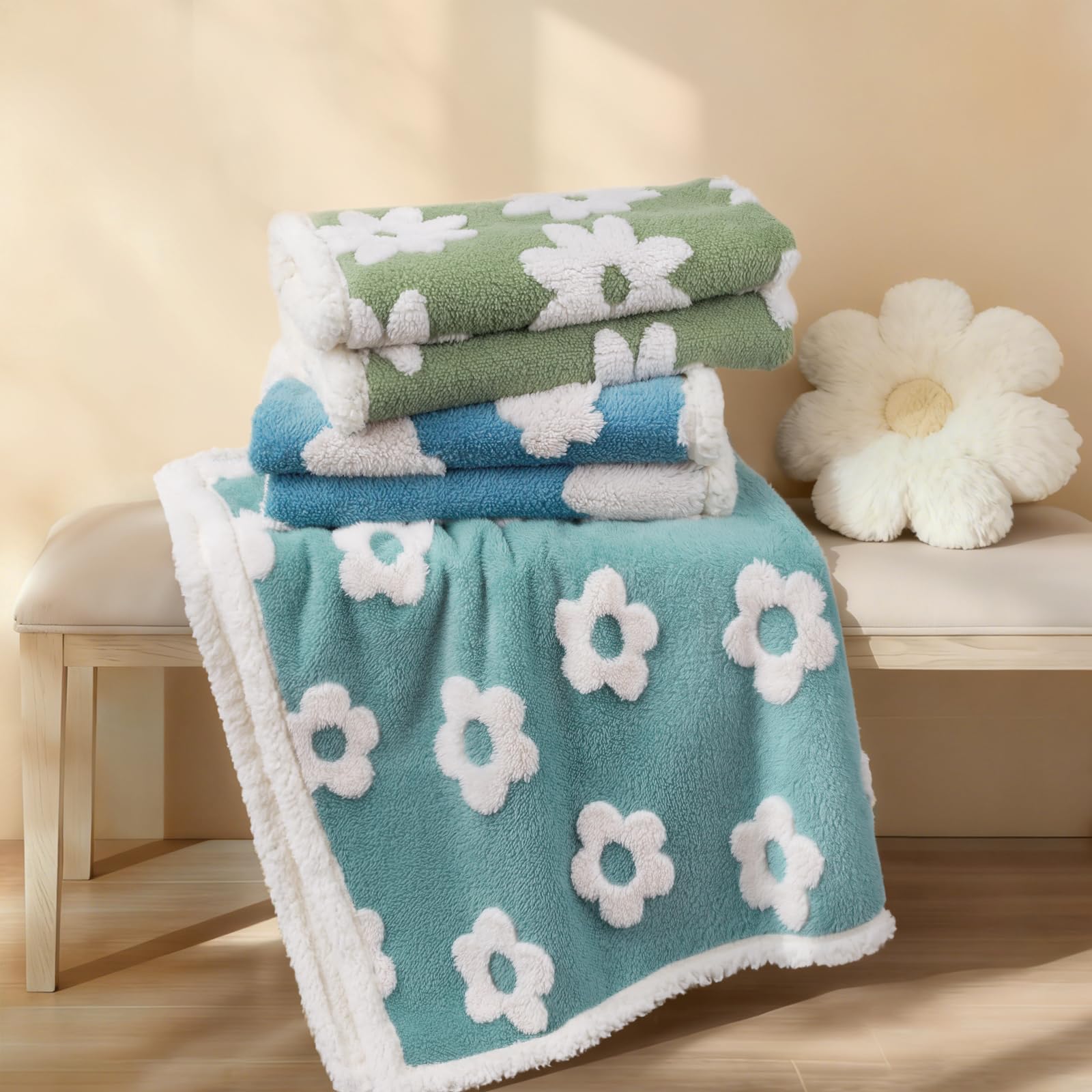 Manta Impermeable para Perros y Gatos, Manta de Forro Polar Grueso y Esponjoso para Mascotas, Mantas Suaves de Sherpa con Estampado de Flores para Perros medianos y Grandes (Azul, 67 x 57 Pulgadas)
