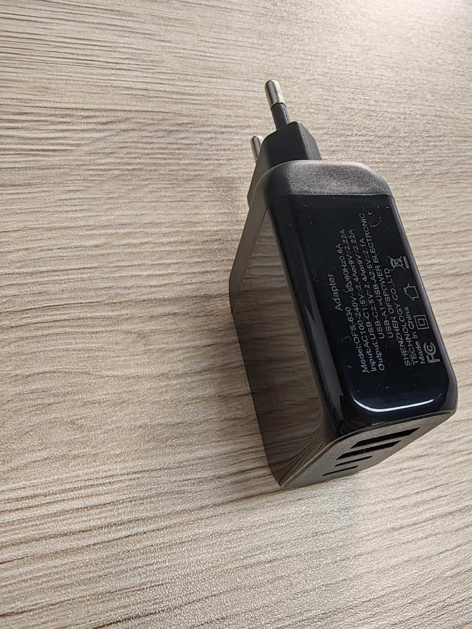 Caricatore Rapido USB C Plug, Adattatore di Caricabatterie USB C a 4 Porte Da 20 W per iPhone 16 15 14 13 12 11 Pro Max SE XS XR 8 Plus SE, iPad, Samsung Galaxy