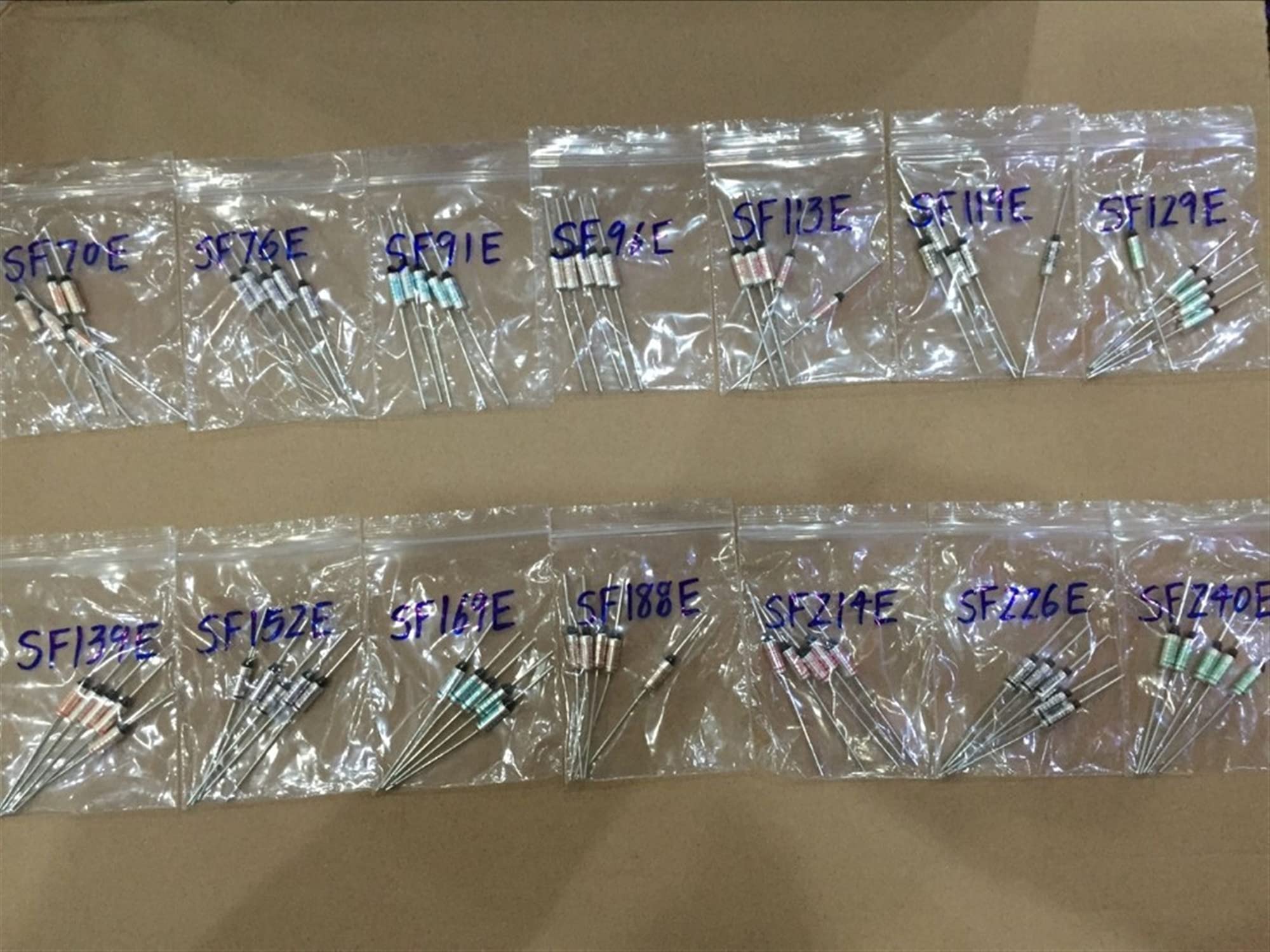 Fuse 70pcs sf70e a sf240e sefuse Cutoffs Fusibile termico NEC 10A 250V Assortimento Set Fusibile