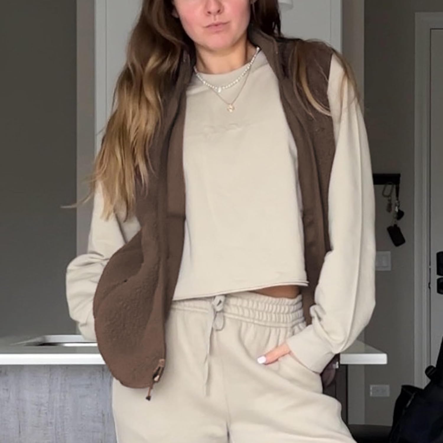 Hixiaohe Sherpa Fleece Vest for Women Trendy Warm Sleeveless Vests Jacket Lightweight Zip Coats with Pockets Fall Outerwear - Image 7