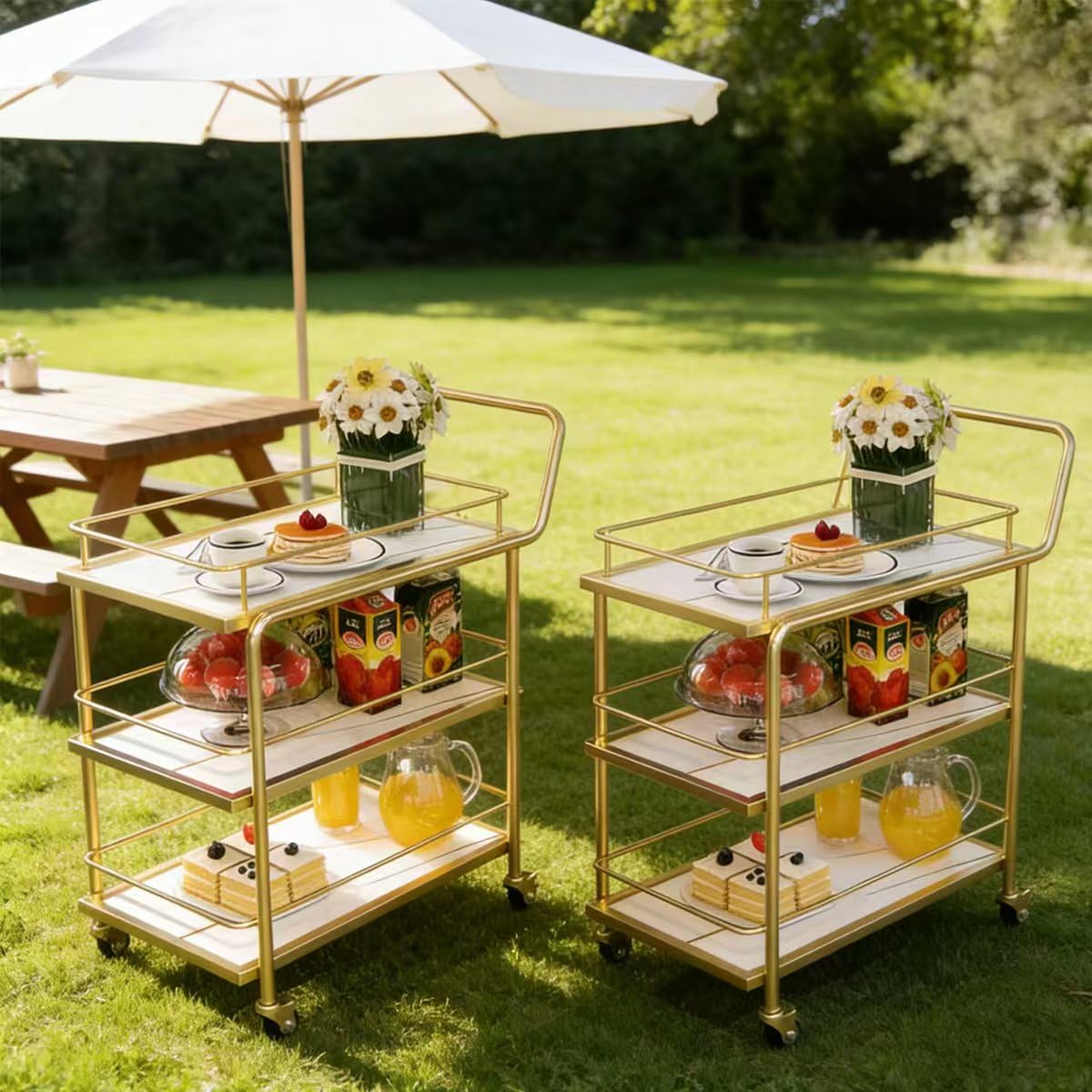 Carrello Bar con parapetto – 3 Ripiani di Servizio su Ruote bloccabili, Bevande Dorate per casa e Feste, Carrello portaoggetti in Legno e Metallo per Cucina