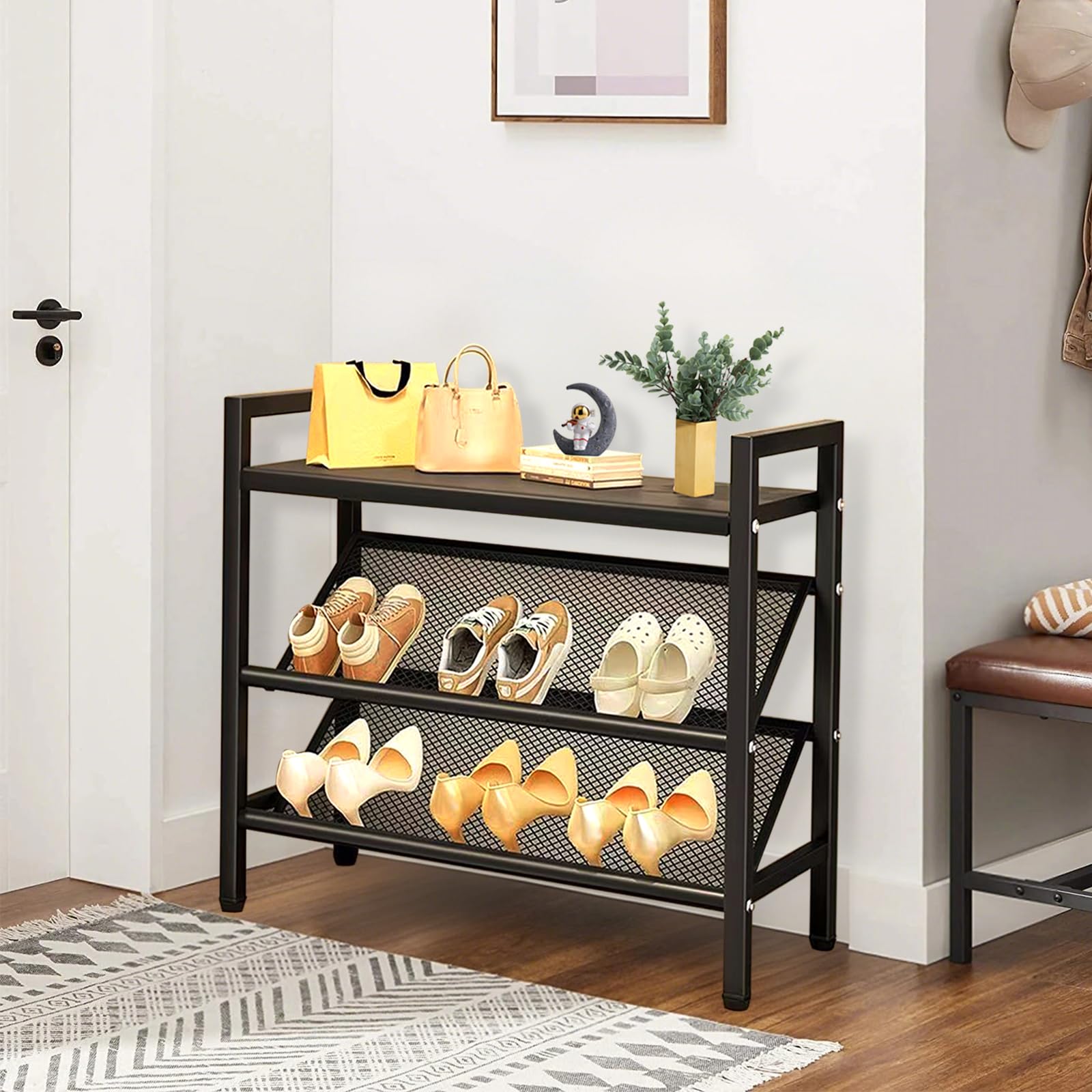 Kompaktes Schuhregal, Schrägtes 3 Ebenen, Schuhschrank Schmal, Schuhständer aus Metall, Schuhaufbewahrung, Schuh-Organizer, Platzsparend, für Eingangsbereich, Garderobe, Flur, Wohnzimmer, Schwarz