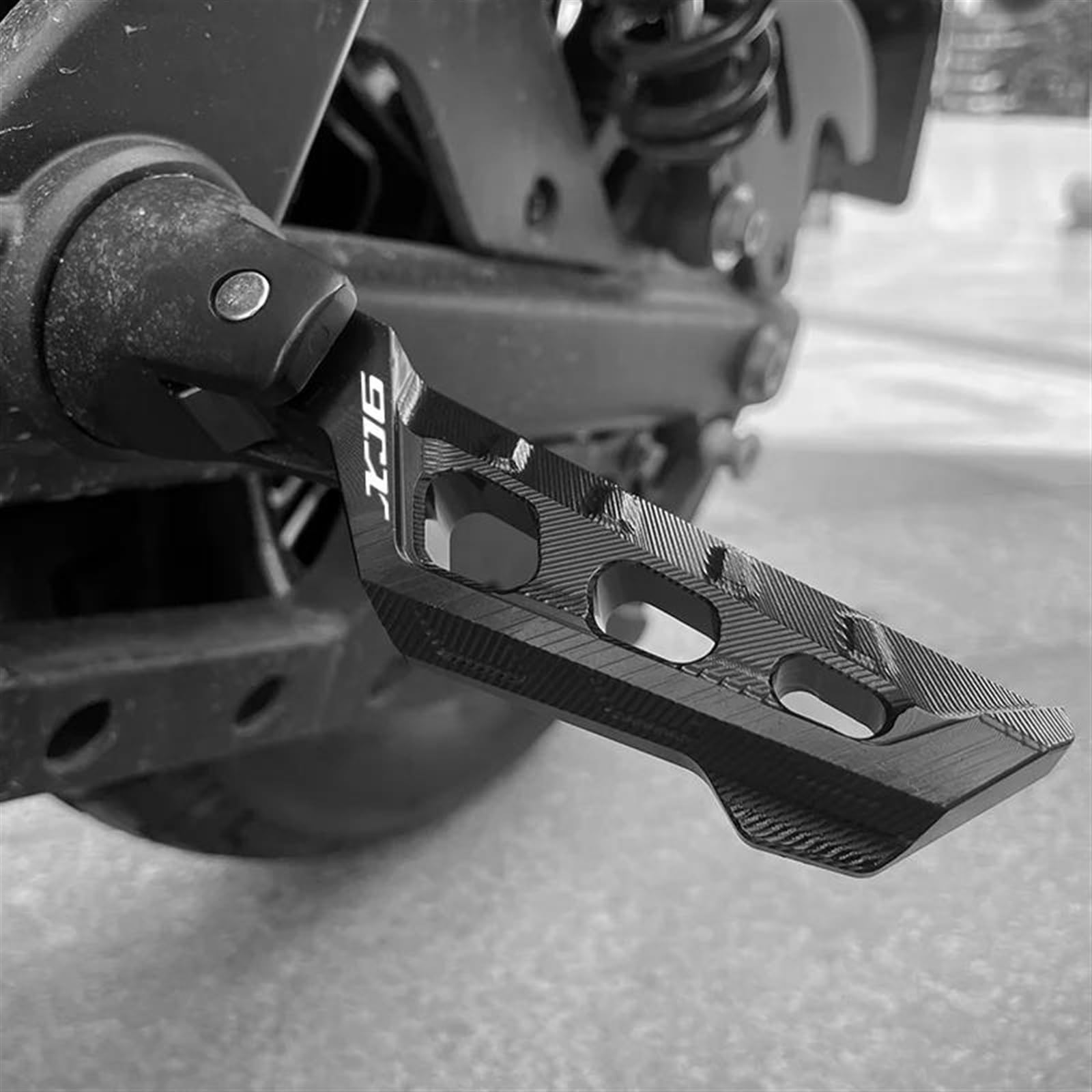 Accesorios para clavijas Para Yamaha XJ6 XJ6F XJ6N DIVERSION 2009-2014 2013 2012 2011 2010 2023 Reposapiés Trasero CNC Para Motocicleta Pedales Traseros(Titanium)