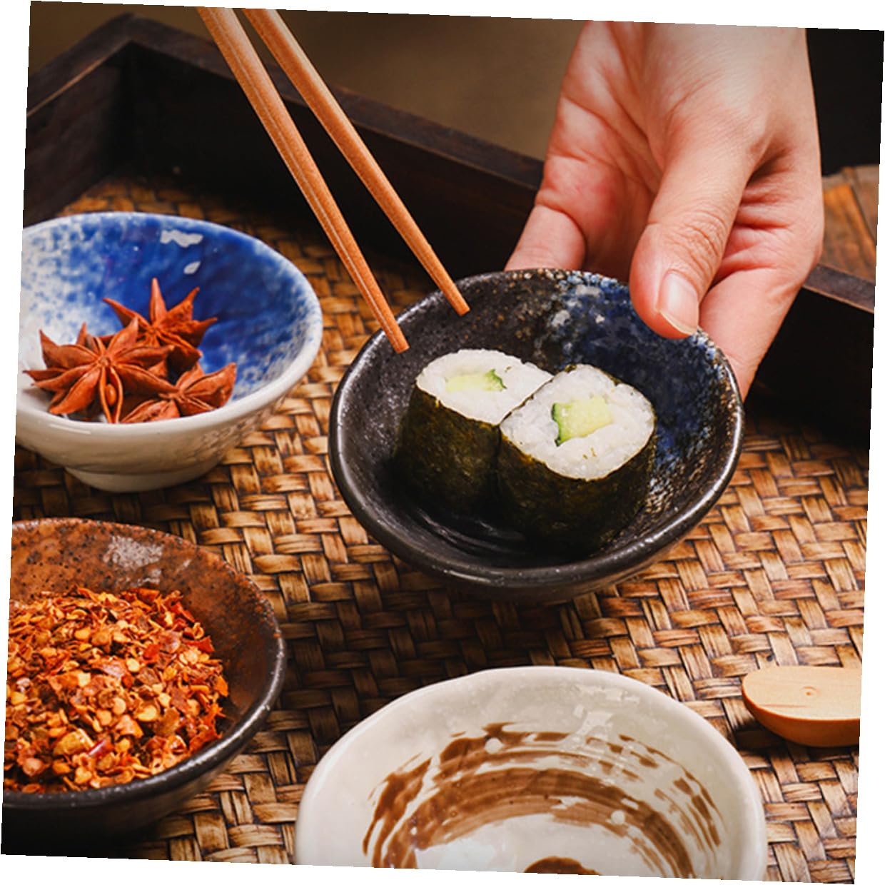 Coupelles à Sauce Japonaises en Céramique 4 Pièces pour Servir et Conserver, Design Délicat, pour Usage Domestique et Restaurants