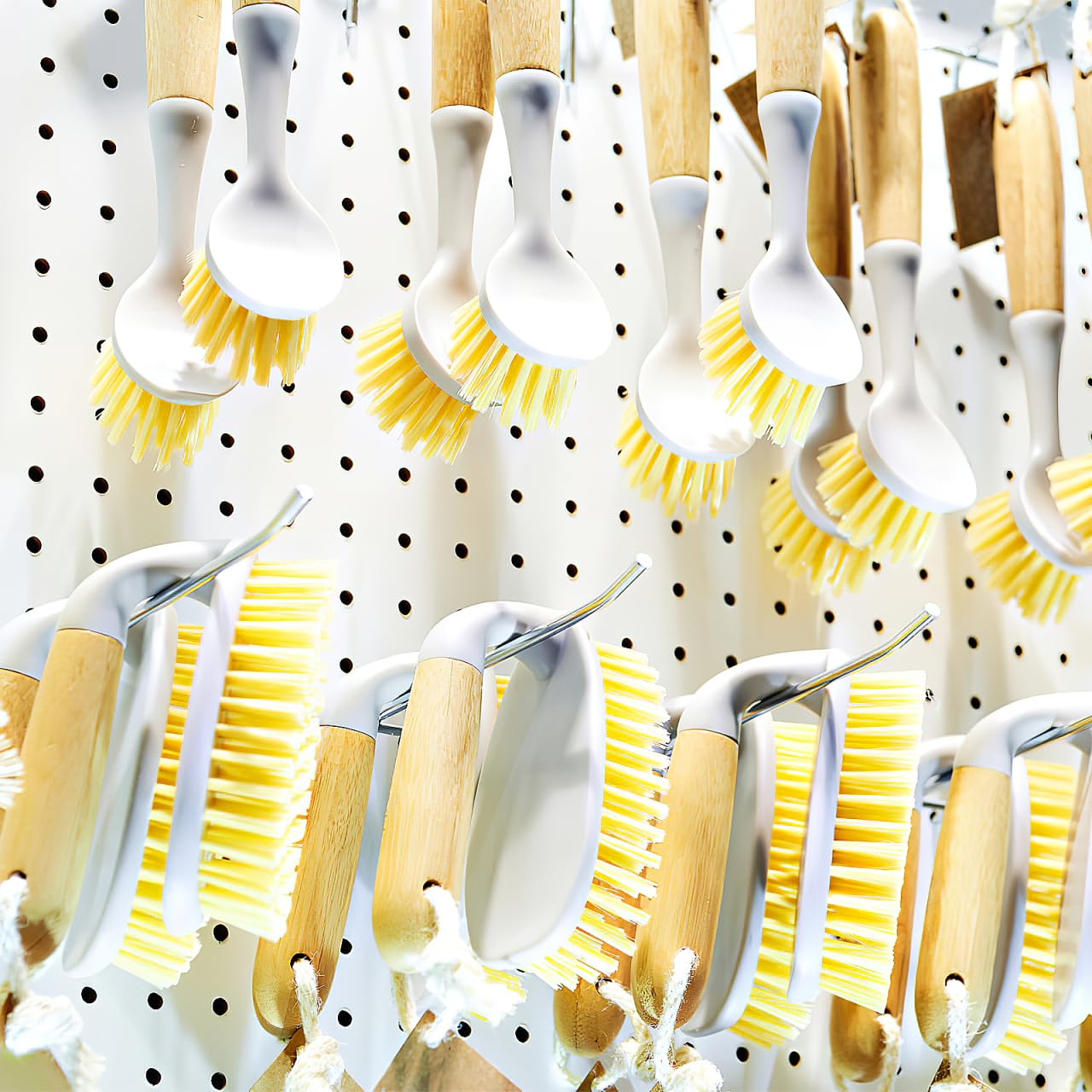 VALICLUD Multifunctional Grid Mesh Hooks for Kitchen and Supermarket Display Pack of 30 Wire Pegboard Hangers for Organizing Pans Cups Bags and Towels - Image 4