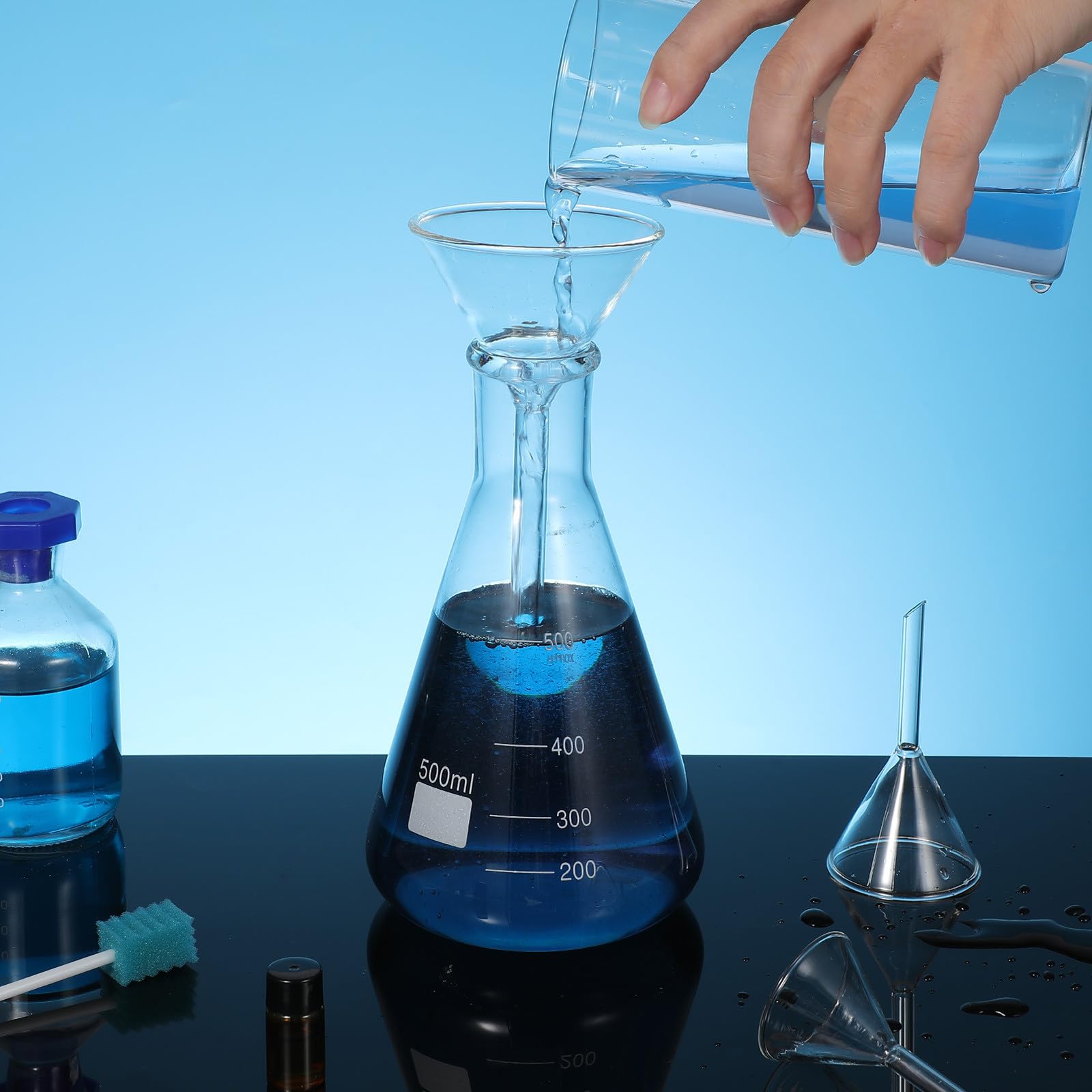 Beavorty 4 Stück Glasfülltrichter Kurz mit Rundem Hals aus Hitzebeständigem Glas Dreieckiger Laboreinfülltrichter Wiederverwendbar für Chemielabor und Küche