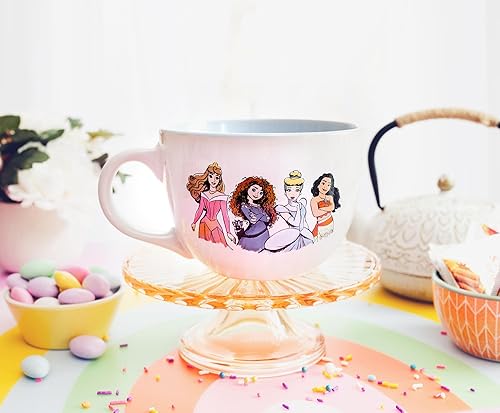 Miniatura 4 de Silver Buffalo Disney Princess Courage to be Kind - Taza de cerámica con Tiana, Belle, Ariel, Mulan, Jasmine, Aurora, Mérida, Cenicienta y Moana, 24