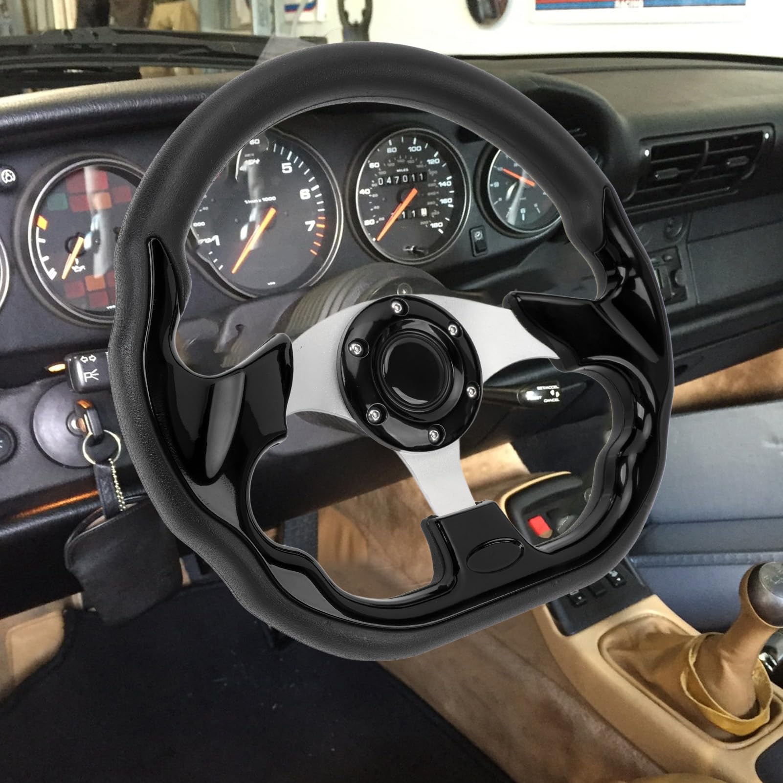 Volante Sportivo Stile 13 Pollici con Presa Migliorata, Materiale PU, Maneggevolezza, Installazione Facile, Adatto per la Maggior Parte dei Veicoli e Auto,